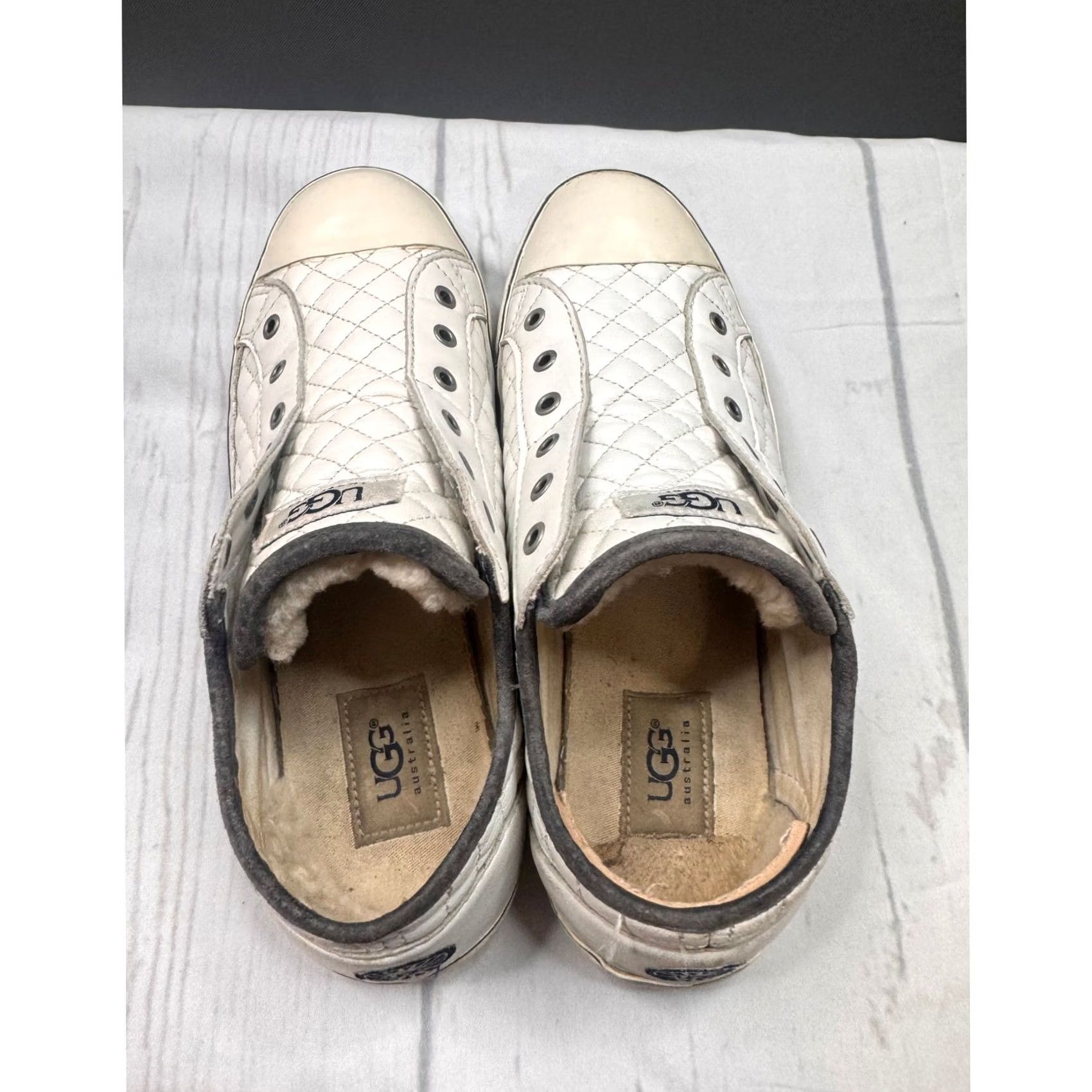 Ugg UGG Australia Women's Cream Quilted Leather Shearling Lined Size 9 Sneaker Mens Womens Girls Size US 8 / IT 38 - 6 Thumbnail