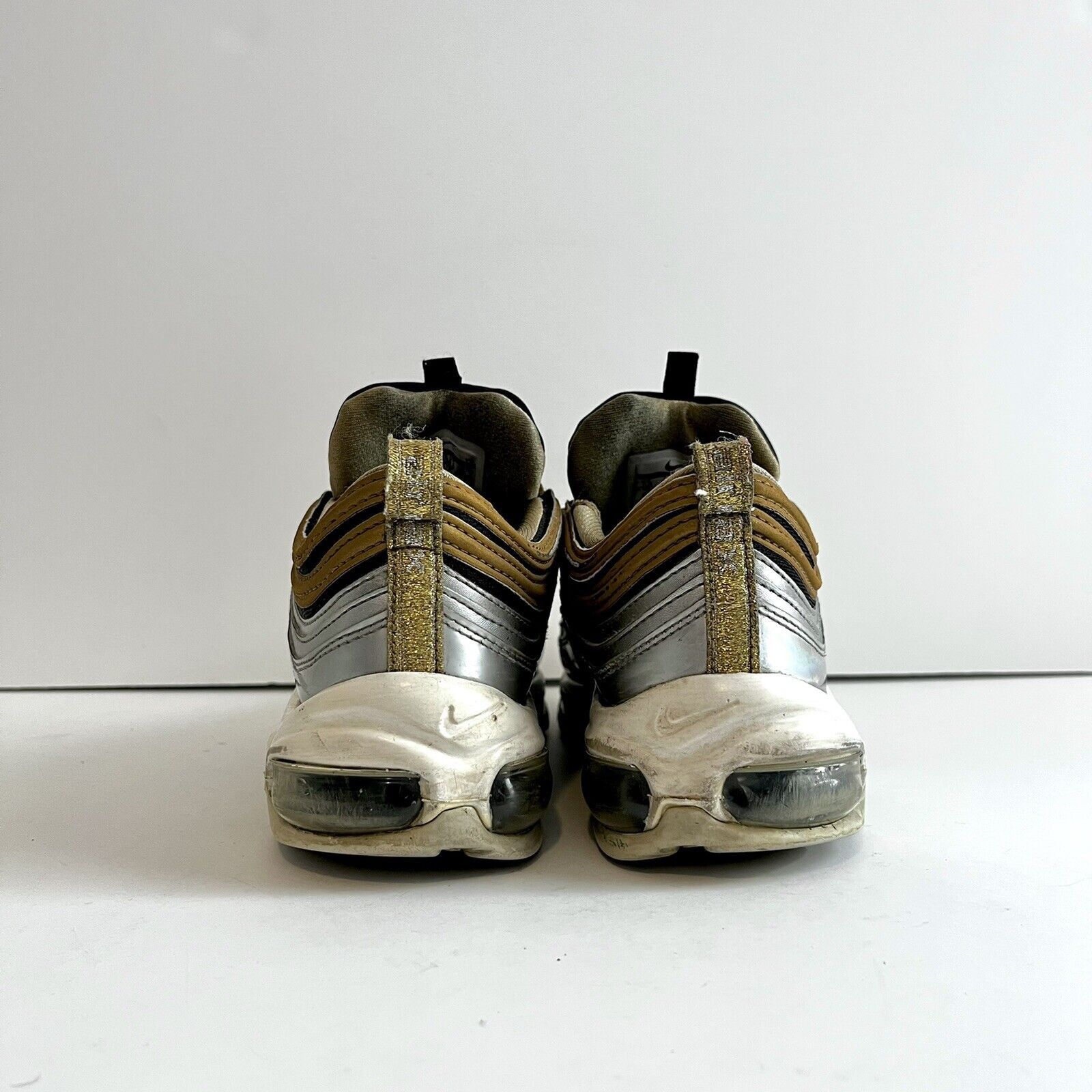 Nike Nike Air Max 97 AQ4137-700 Metallic Gold Silver 2018 6Y Size US 7.5 / IT 37.5 - 5 Thumbnail
