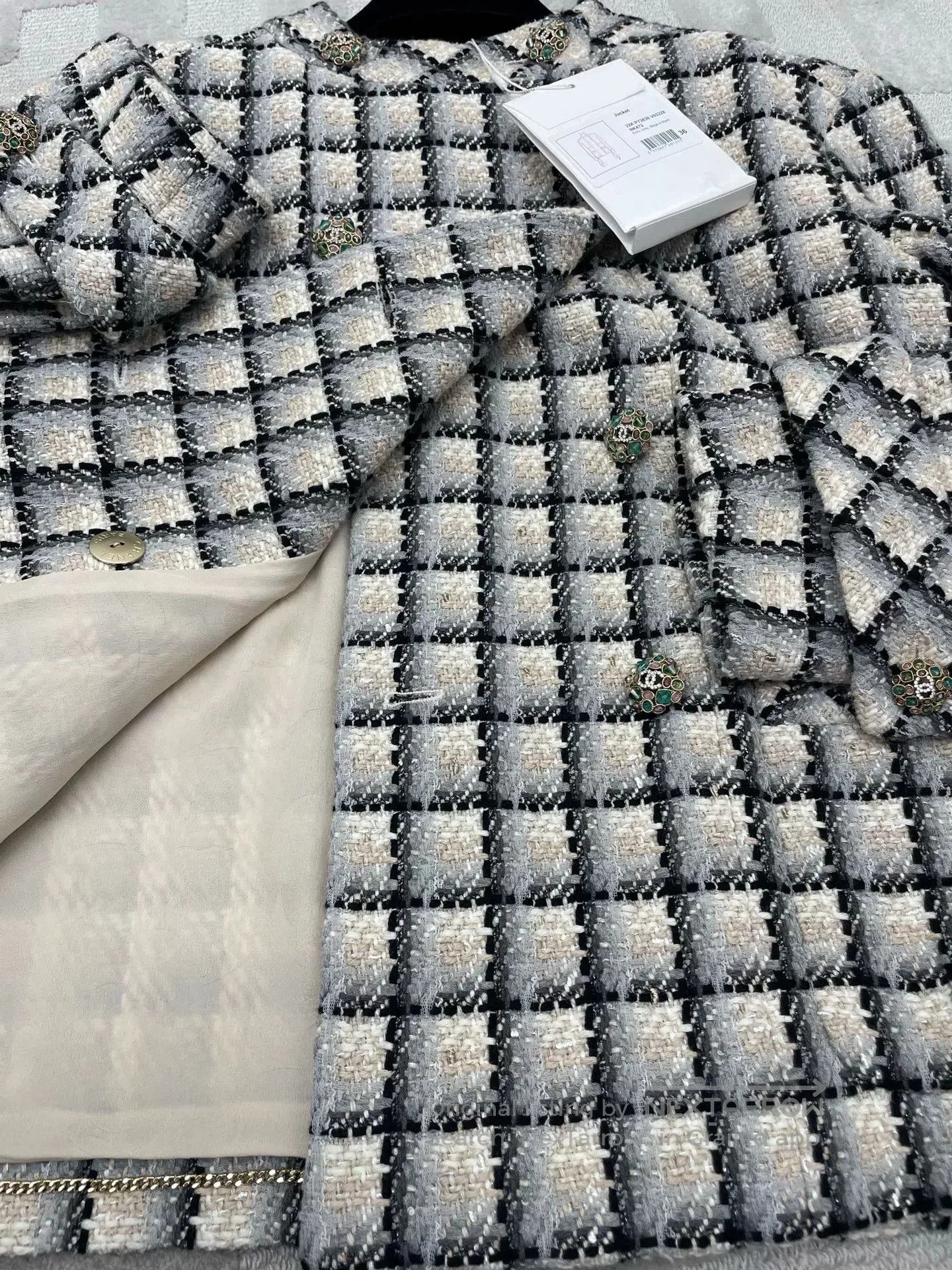 Chanel Chanel 22K Flower Crystal Button Coat. Size XS / US 0-2 / IT 36-38 - 5 Thumbnail