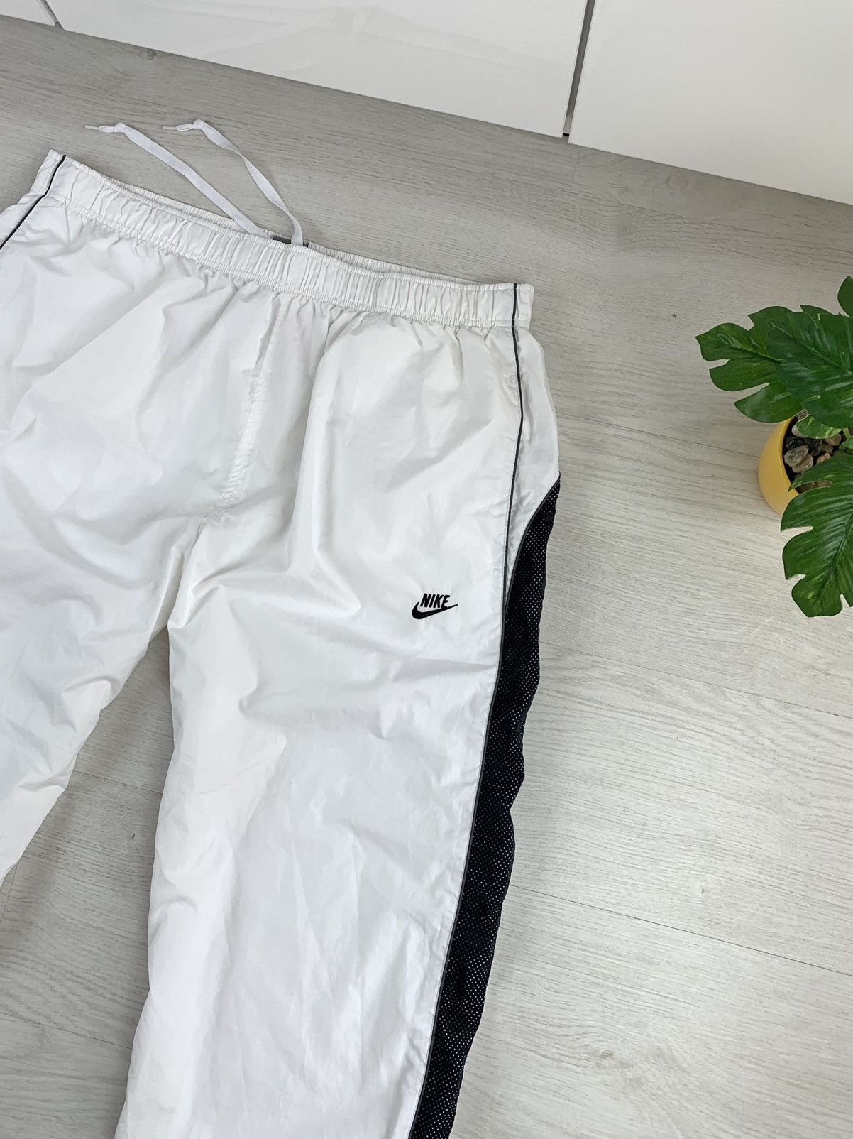 Vintage RARE Vintage y2k Nike Drill Nylon Track Pants White Size XXL Size US 38 / EU 54 - 3 Thumbnail