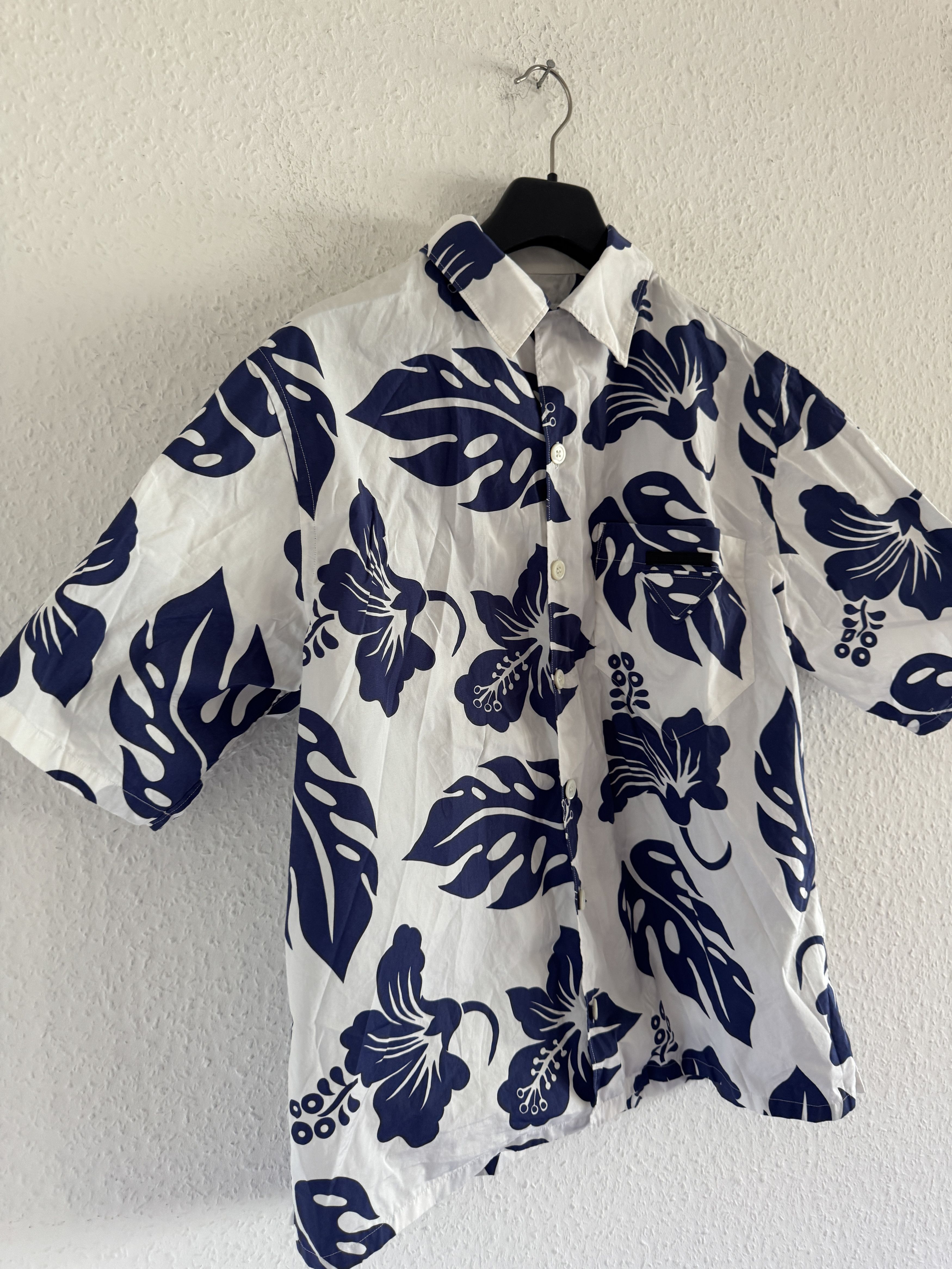 Prada Hibiscus Print Bowling Shirt Size US S / EU 44-46 / 1 - 9 Thumbnail