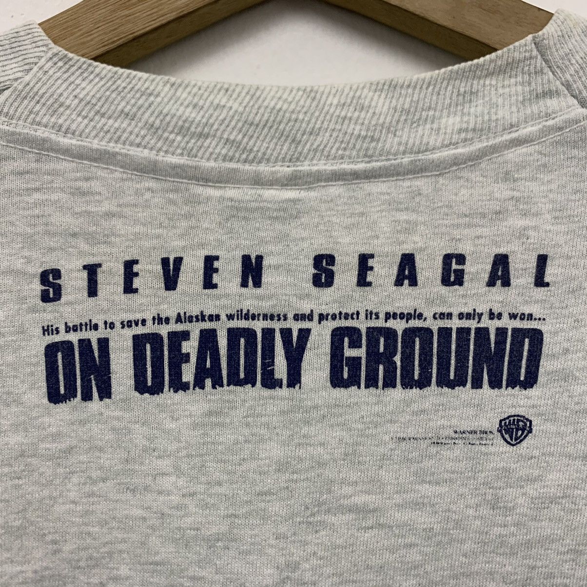 Vintage Vintage 90s ON DEADLY GROUND Movie Steven Seagal T-Shirt Size US L / EU 52-54 / 3 - 4 Thumbnail