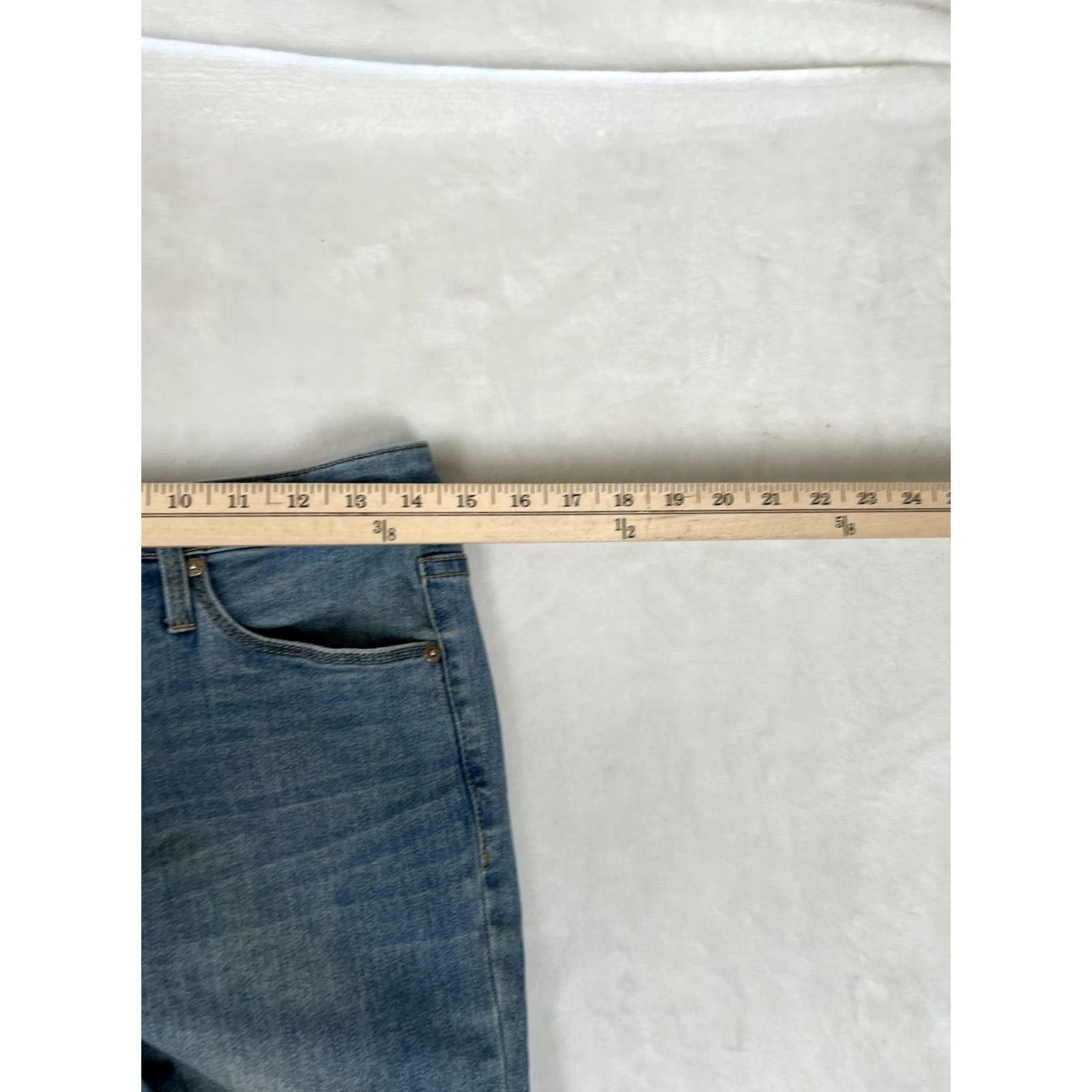 Mossimo Mossimo VTG High Rise Flare Jeans Womens 6 /28 R Blue Denim Stretch Distressed 5-Pocket Zipper Fringed Hem Yellow? Size 28" / US 6 / IT 42 - 4 Thumbnail
