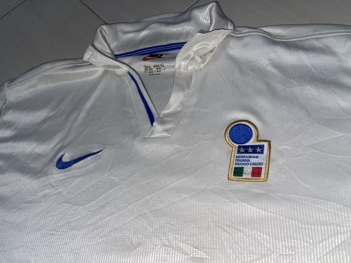 Nike italy national team nike 1997 1998 away jersey Size US L / EU 52-54 / 3 - 8 Thumbnail