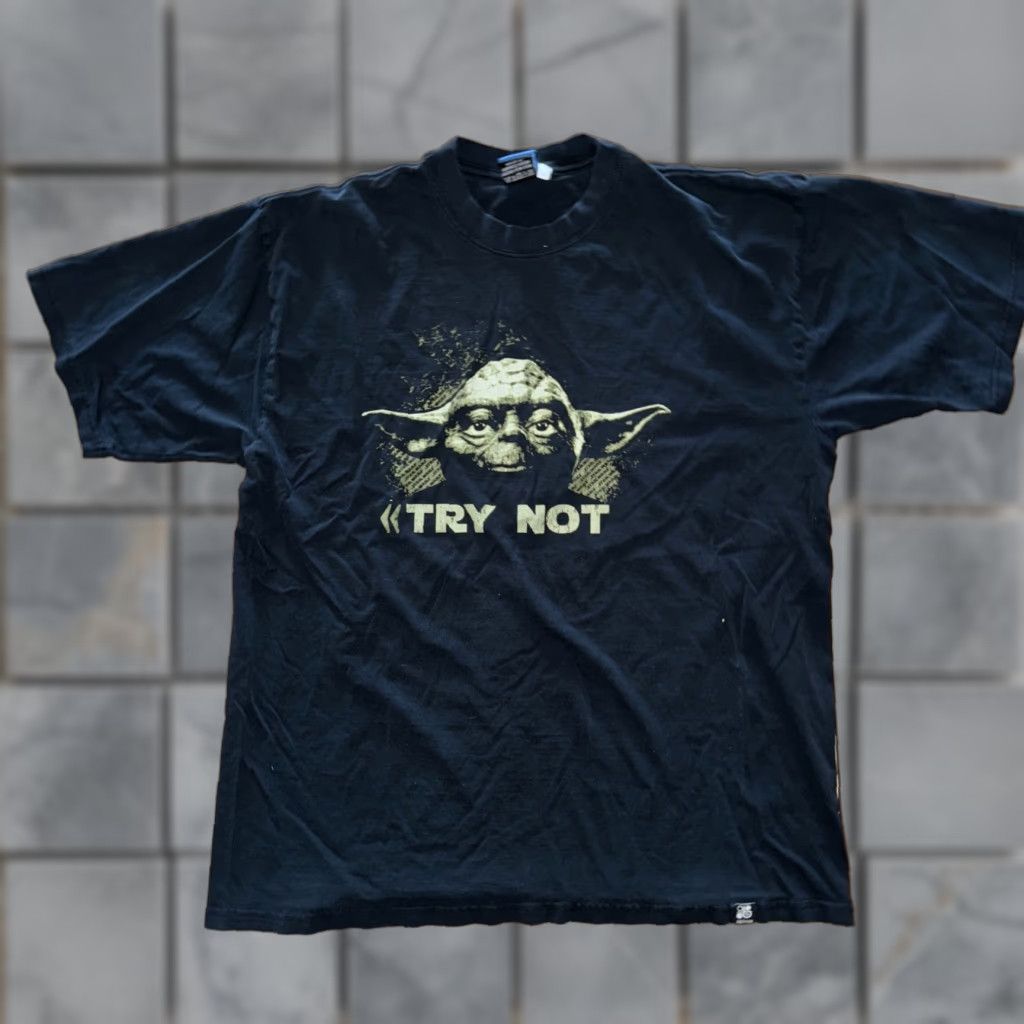Star Wars VINTAGE Star Wars Yoda T-Shirt Men Large Black 21x27 Size US L / EU 52-54 / 3 - 1 Thumbnail
