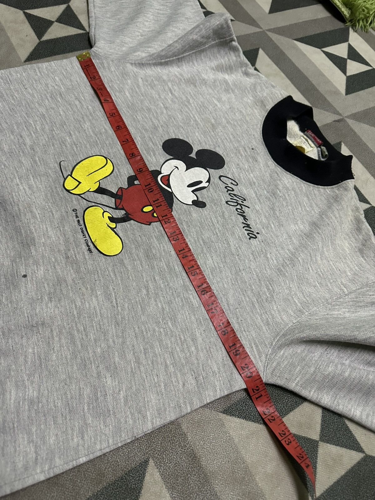 Mickey Mouse Vintage 90s Mickey mouse crewned sweatshirt Size US M / EU 48-50 / 2 - 7 Thumbnail