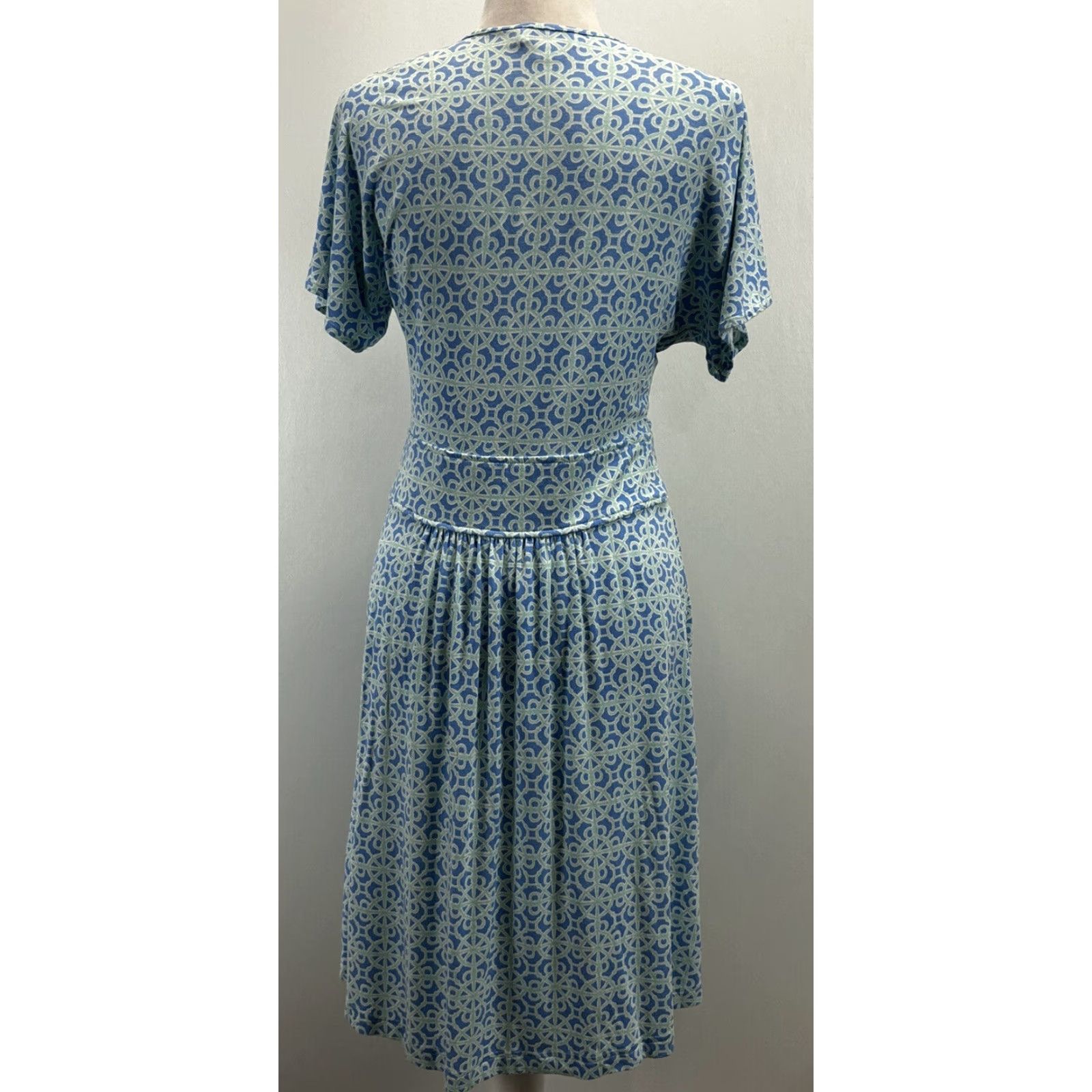 Vineyard Vines Vineyard Vines Dress Womens Medium GUC Knee Length Jersey Short Sleeve Faux Wrap Size M / US 6-8 / IT 42-44 - 3 Thumbnail