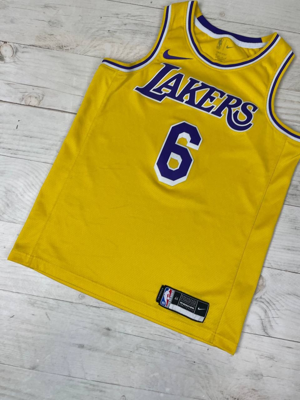NBA Vintage Nike Lakers LeBron James #6 NBA Basketball Jersey Size US M / EU 48-50 / 2 - 3 Thumbnail