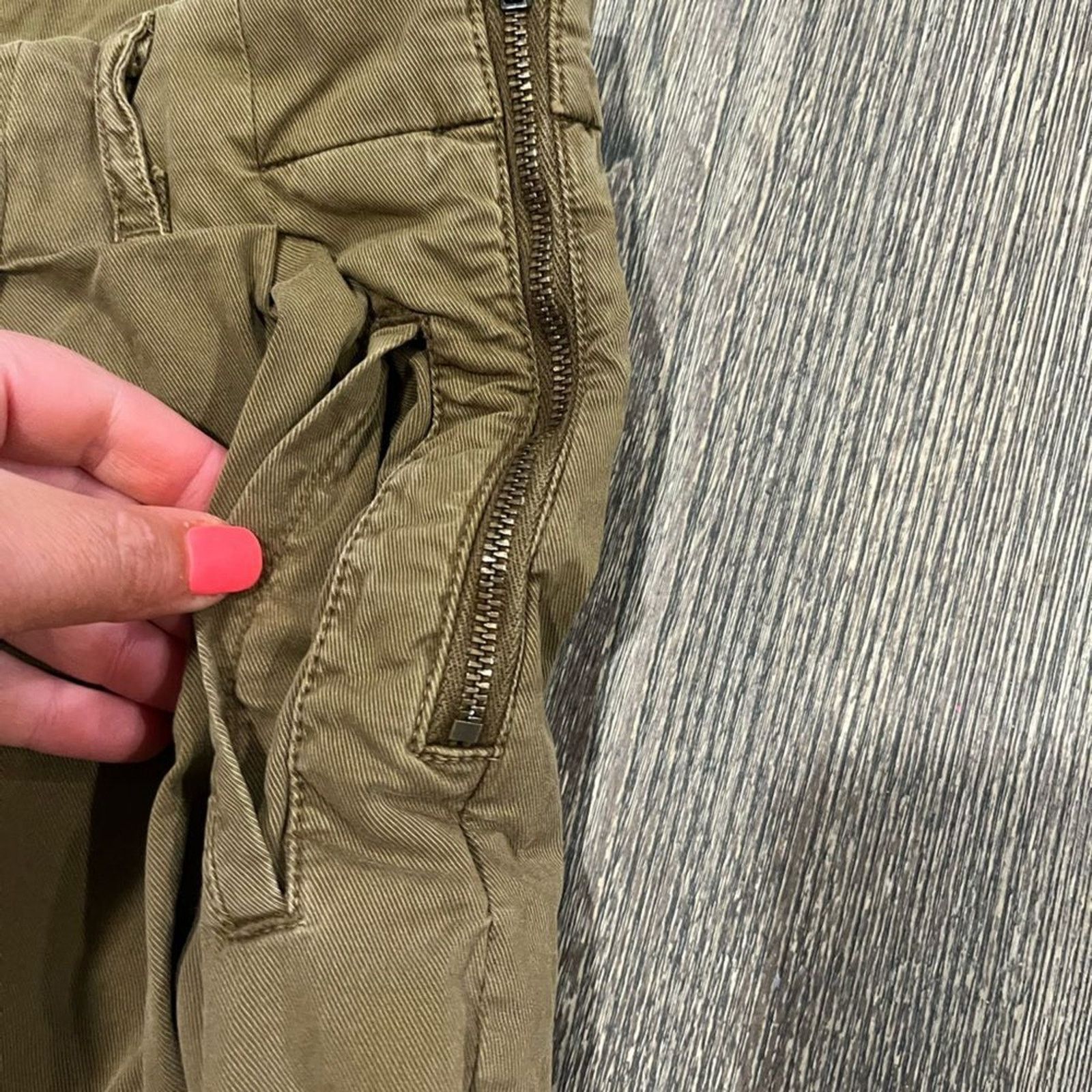 Anthropologie Anthropologie Kelyn Pleated City Shorts High Rise Relaxed 2 Size 26" / US 2 / IT 38 - 2 Thumbnail