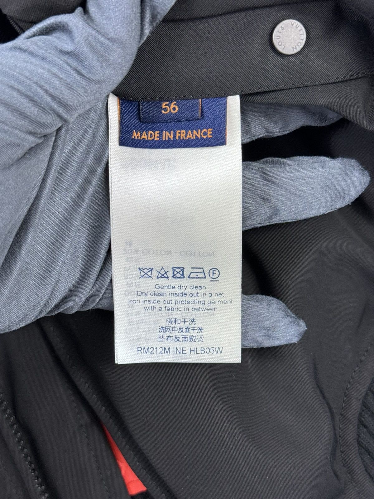 Louis Vuitton x VIRGIL ABLOH MONOGRAM PRINT RESERVABLE JACKET Size US XXL / EU 58 / 5 - 11 Thumbnail