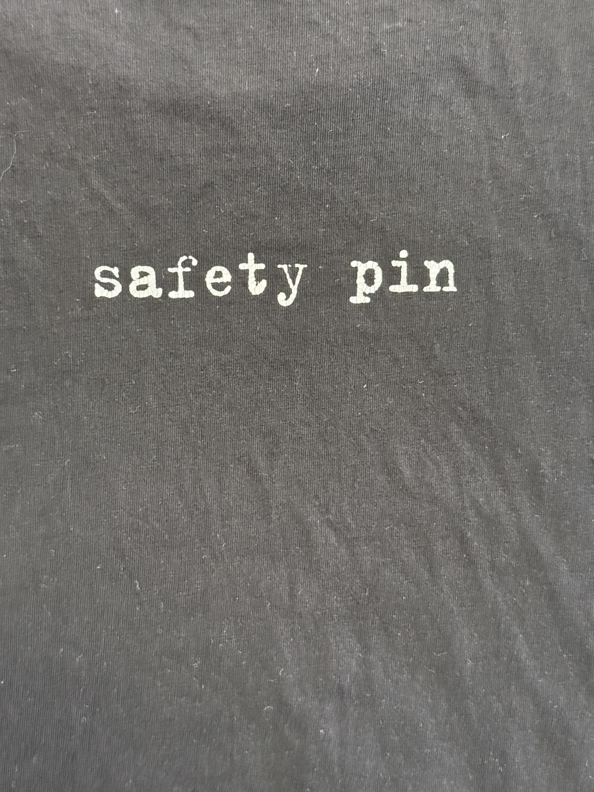 Midnight Studios Midnight Studios T-shirt Julia Gorton Safety Pin Fish Nets L Size US L / EU 52-54 / 3 - 6 Thumbnail