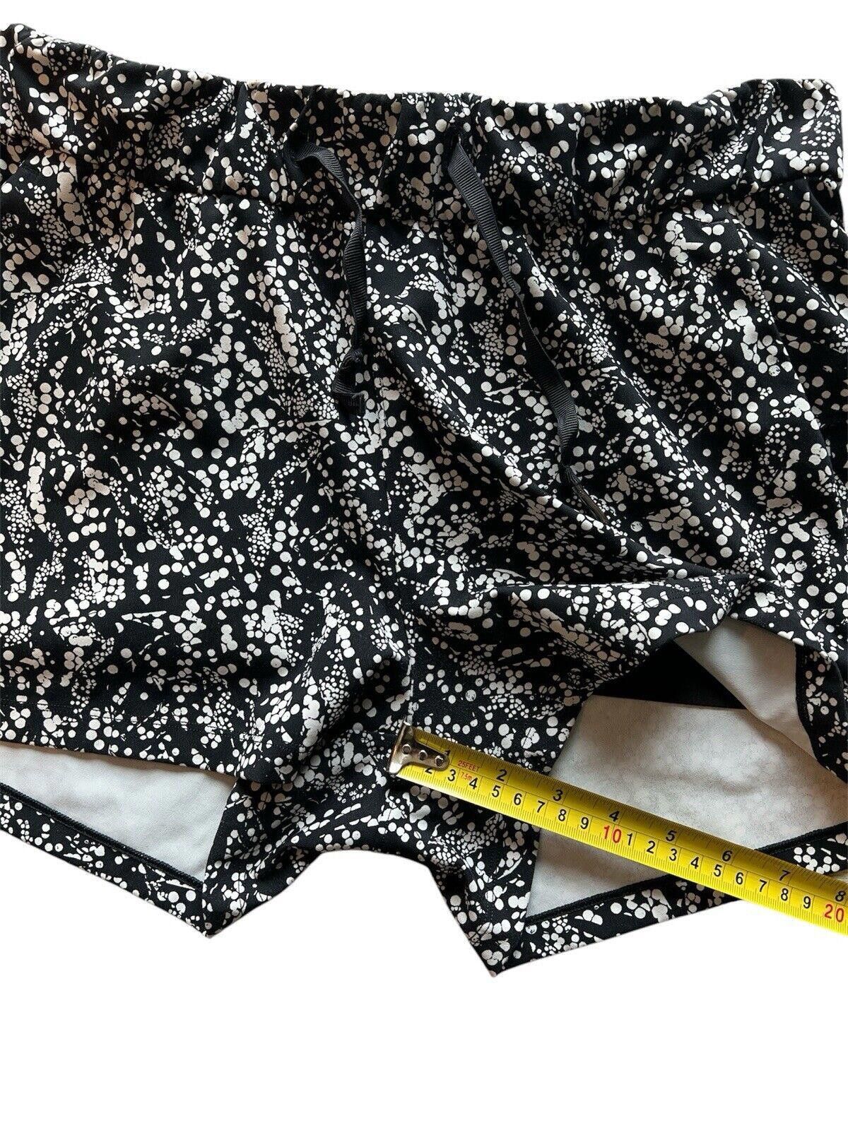 Designer Lululemon On The Fly Short 2.5" Chirasu Black Sz 8 Size 30" / US 8 / IT 44 - 4 Thumbnail