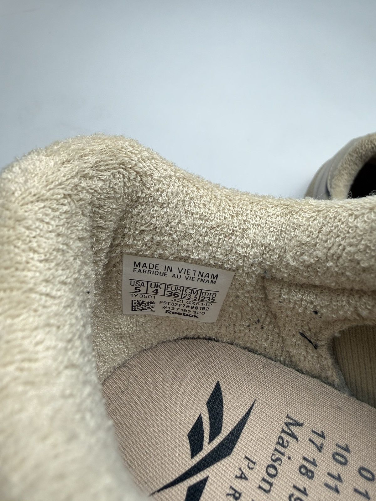 Maison Margiela × Reebok Maison Margiela x Reebok Club C Size US 5 / IT 35 - 8 Thumbnail