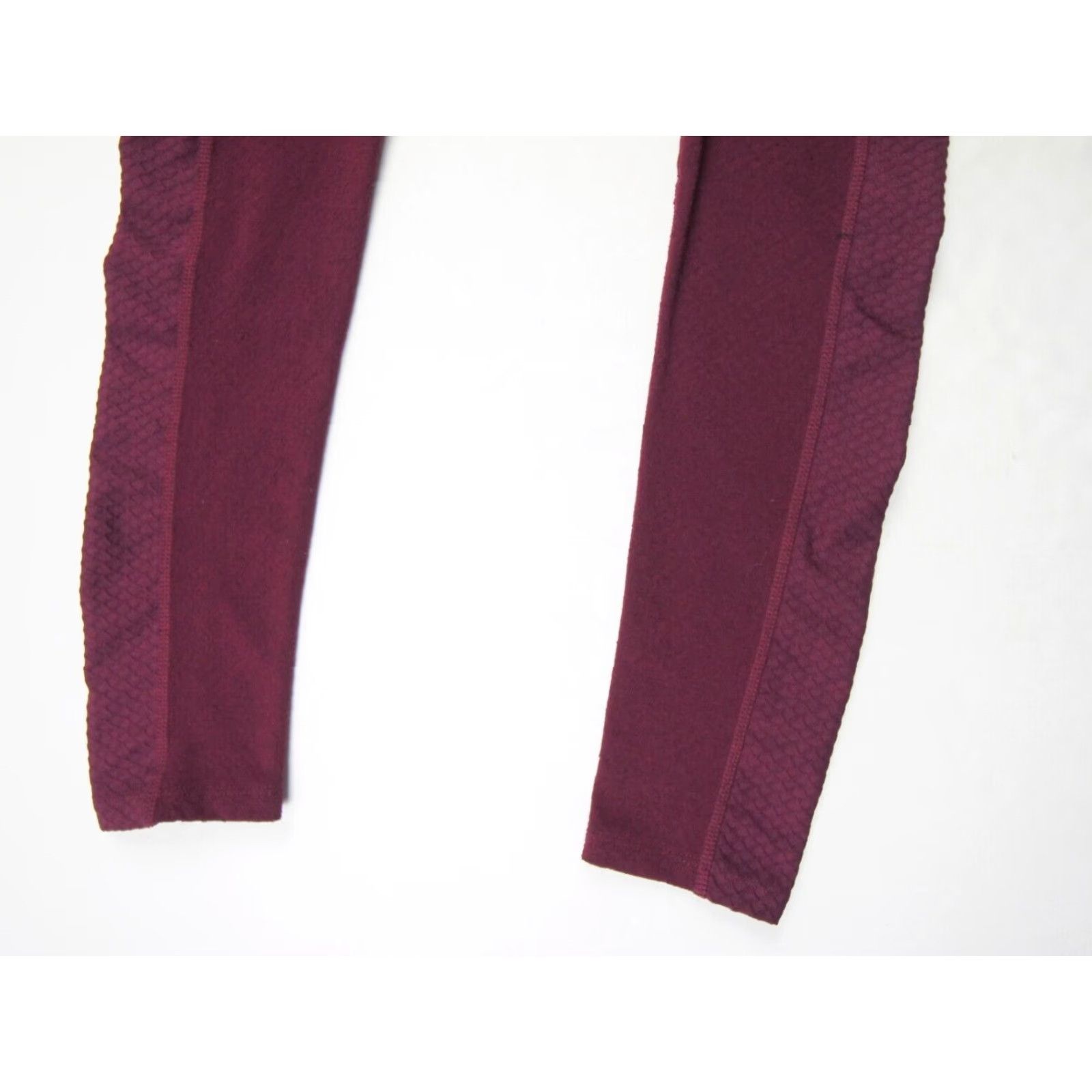 Gymshark Gymshark Leggings Women XS Purple Activewear Pants Skinny Regular Inseam 26" 90s Outdoor Style compression, Solid, Pull On, Polyester Spandex Size 26" / US 2 / IT 38 - 4 Thumbnail