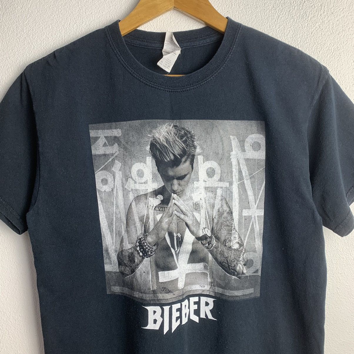 Justin Bieber × Vintage Vintage Justin Bieber Purpose Tour Tee Uneven Faded Size US S / EU 44-46 / 1 - 2 Thumbnail