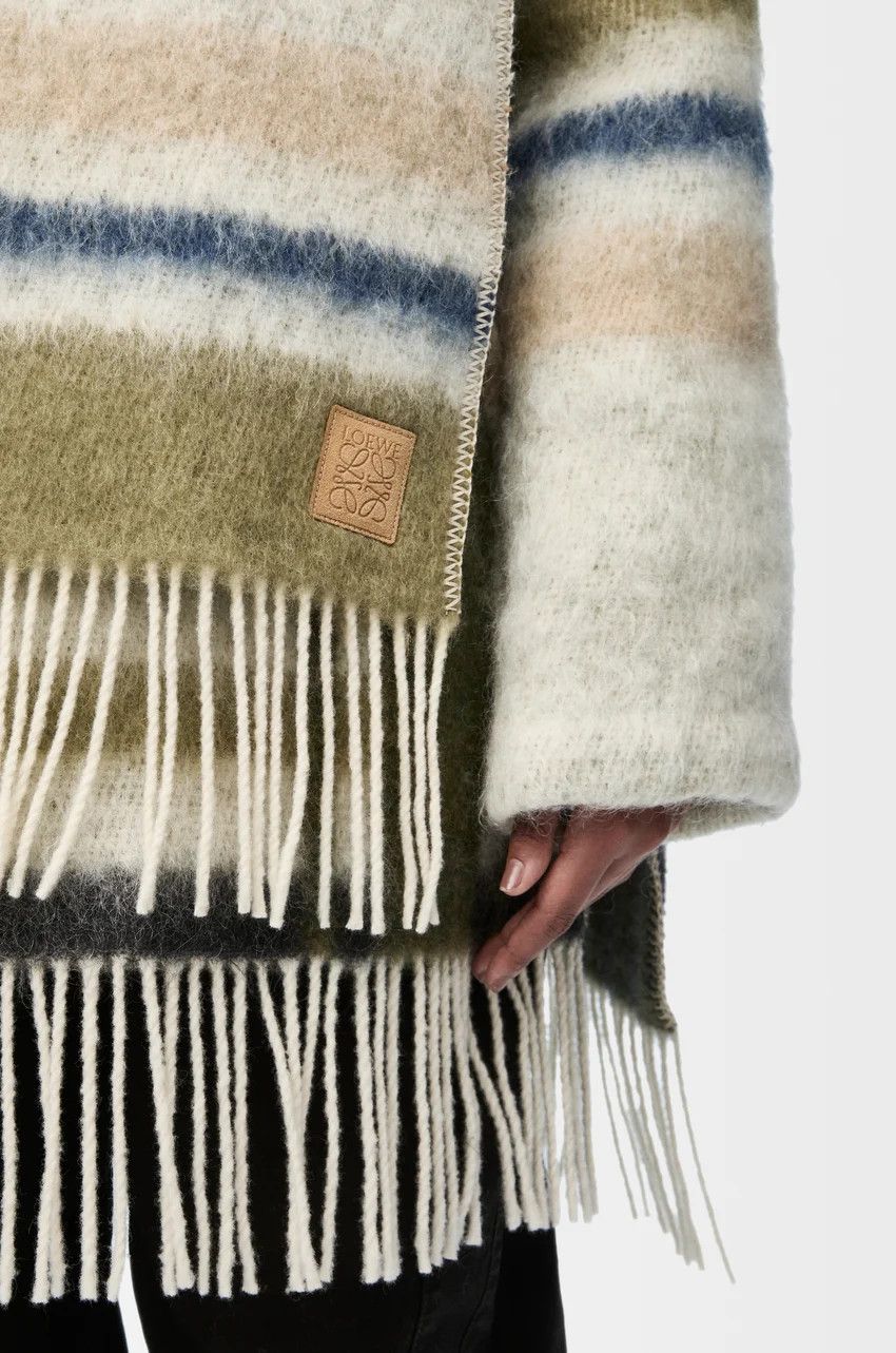 Loewe o1loc1c0525 Hooded Scarf Coat in Wool in Black/White Size XS / US 0-2 / IT 36-38 - 5 Thumbnail
