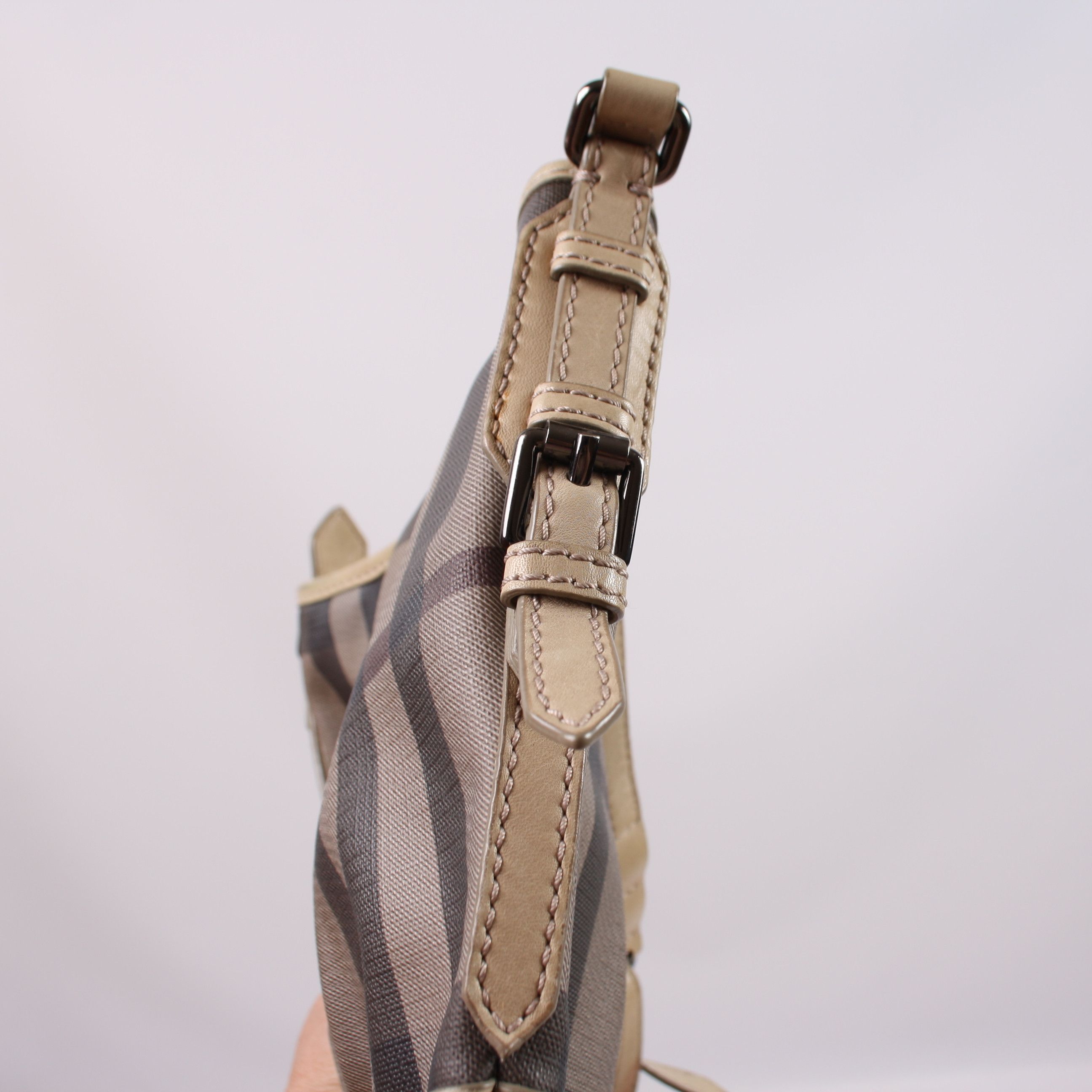 Burberry Burberry Hartham Leather Messenger Shoulder Bag Size ONE SIZE - 7 Thumbnail