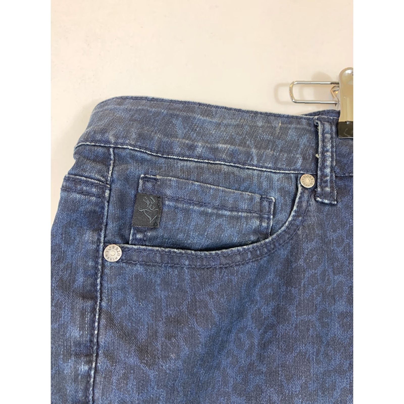 Torrid Torrid Denim Jeans Womens Plus Size 24 Dark Wash Cheetah Print Skinny Pants Jeans Size 42" / US 20 - 4 Thumbnail
