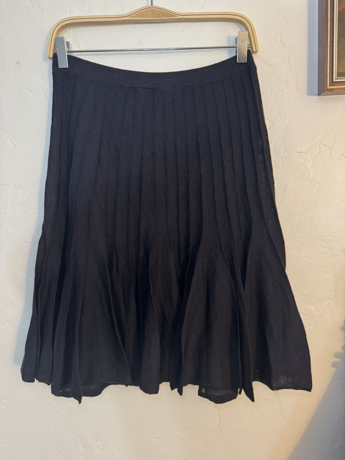 St. John VINTAGE ST. JOHN SKIRT BLACK KNIT PLEATED KNEE LENGTH SZ 4 Size 27" / US 4 / IT 40 - 5 Thumbnail