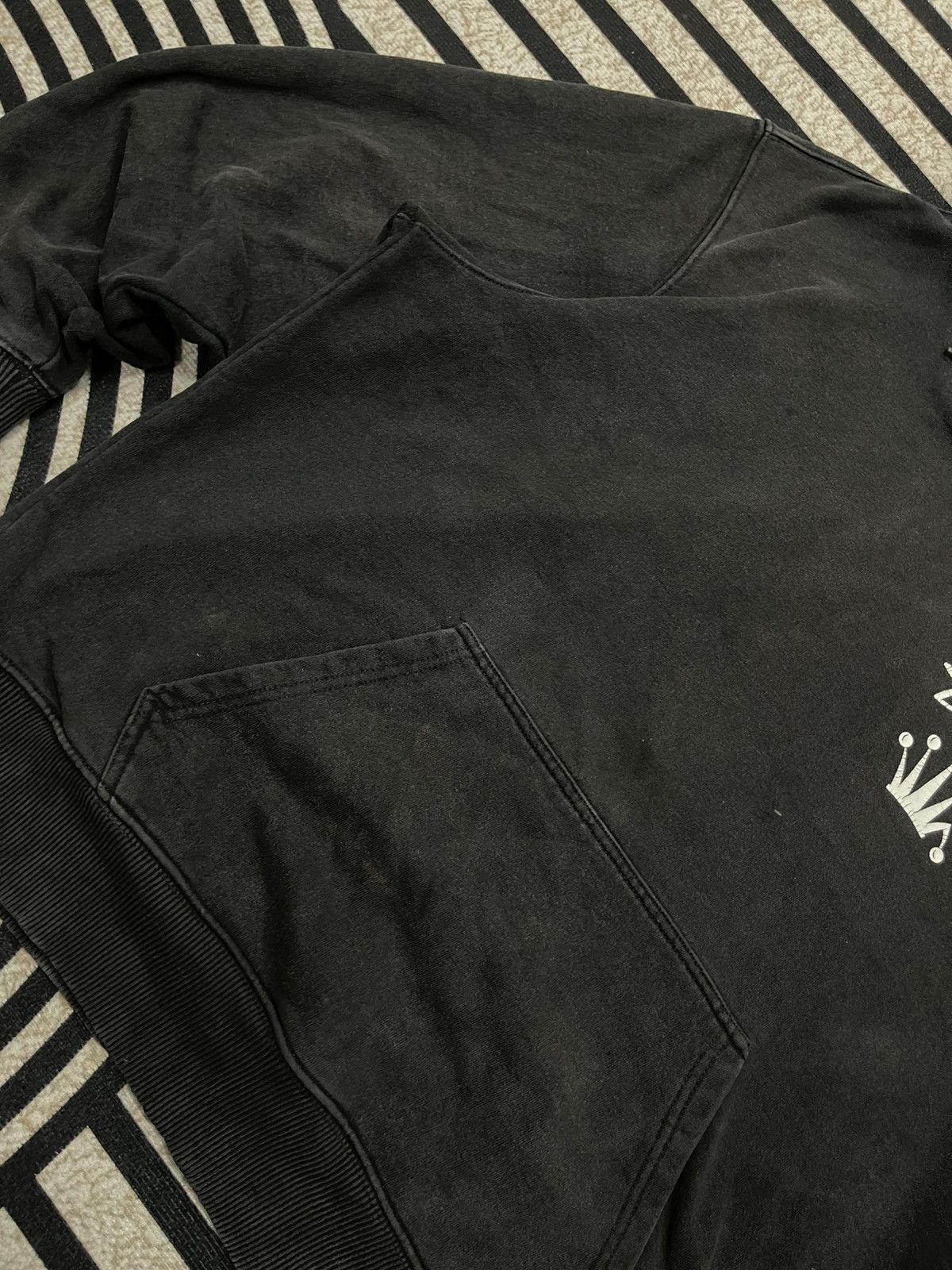 Stussy 2000s STUSSY CROWN SUN FADED HOODIE RARE DESIGN Size US M / EU 48-50 / 2 - 8 Thumbnail