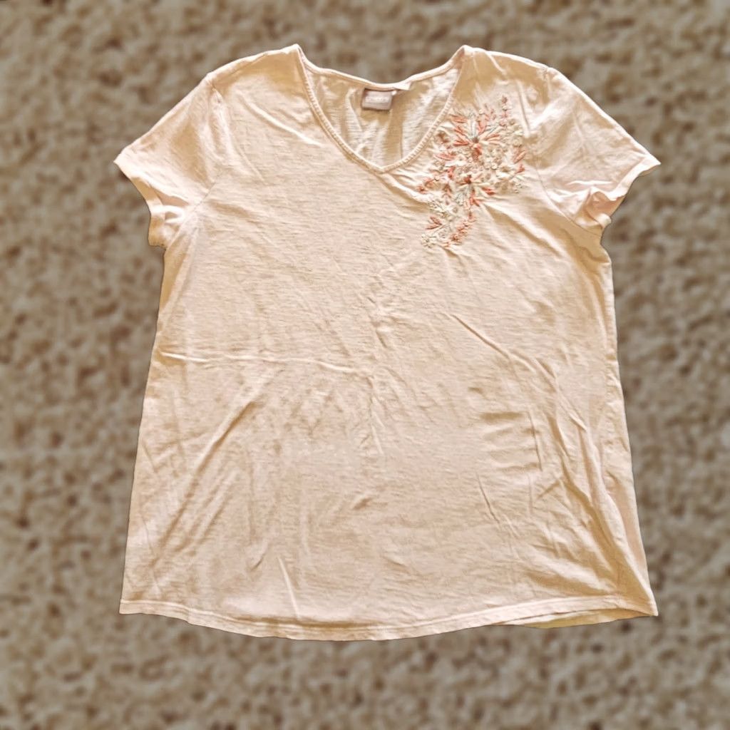 Vintage Chicos Top Womens L Pink Embroidered Floral Short Sleeve V Neck Casual Shirt Size L / US 10 / IT 46 - 1 Thumbnail
