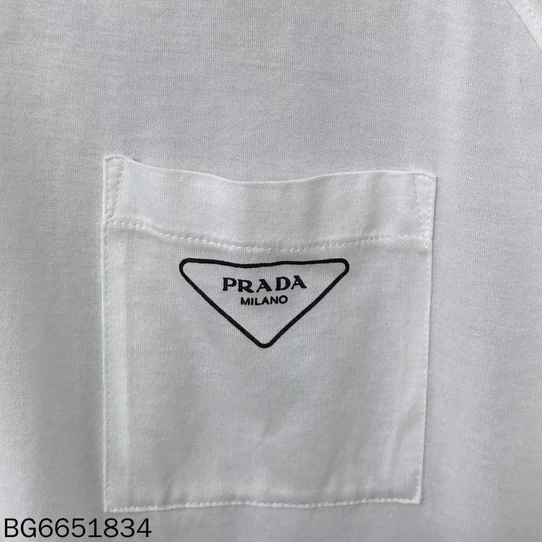 Prada Prada Triangle logo white short sleeves Size US M / EU 48-50 / 2 - 4 Thumbnail