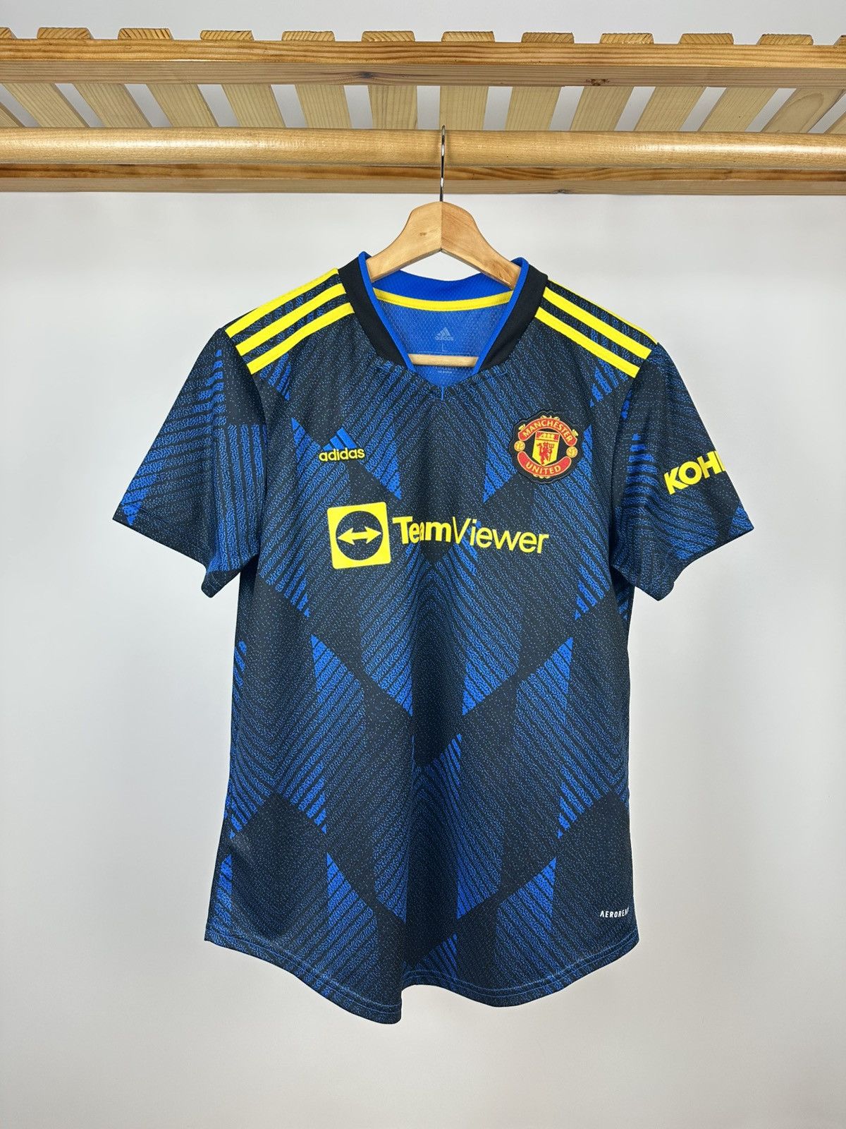 Adidas Adidas Manchester United 2021/22 Blue Soccer Jersey Size US XS / EU 42 / 0 - 1 Thumbnail