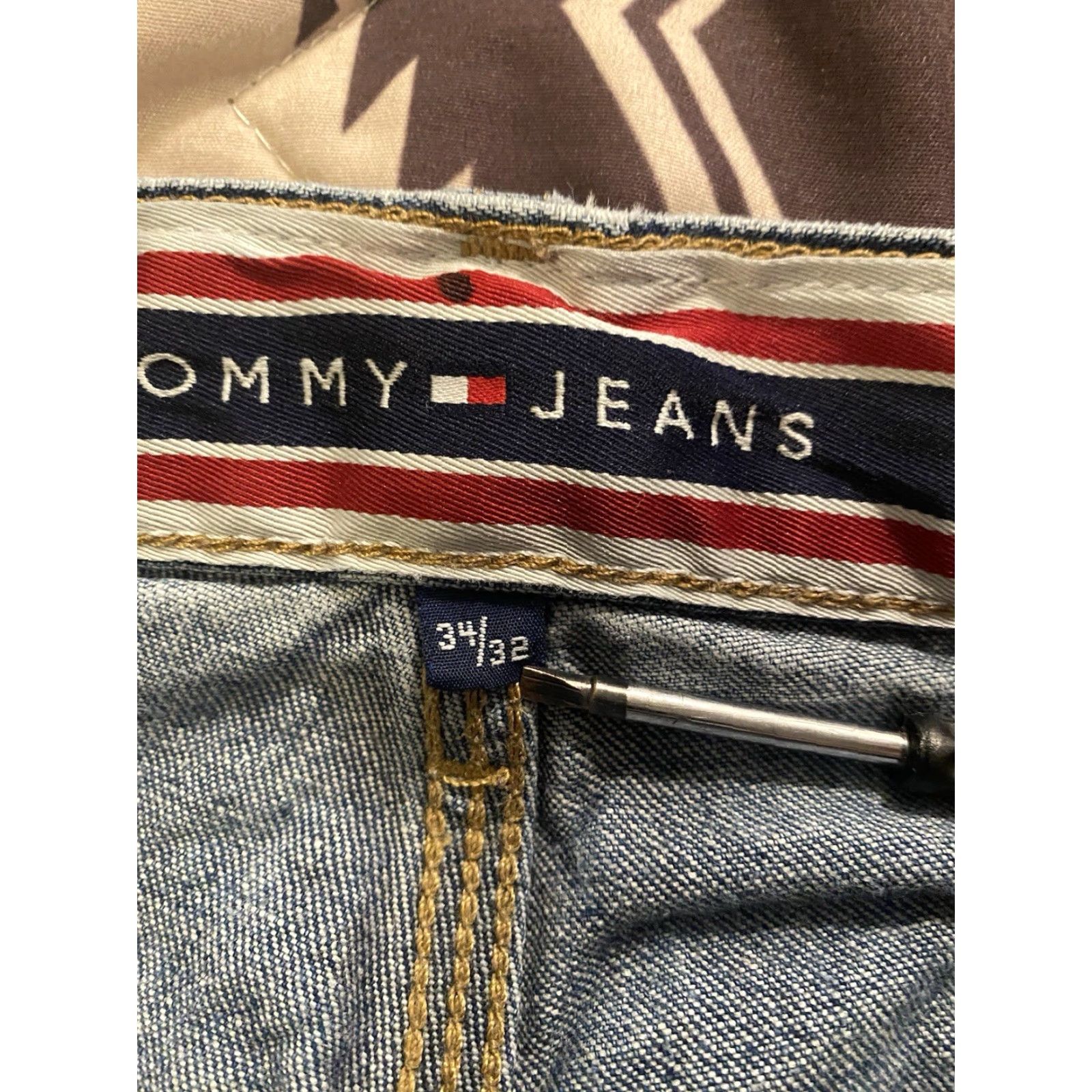 Tommy Hilfiger VINTAGE Tommy Jeans Baggy Carpenter Jeans 34x32 Medium Wash 90s Hip Hop Flag Mens Jeans Size US 34 / EU 50 - 3 Thumbnail