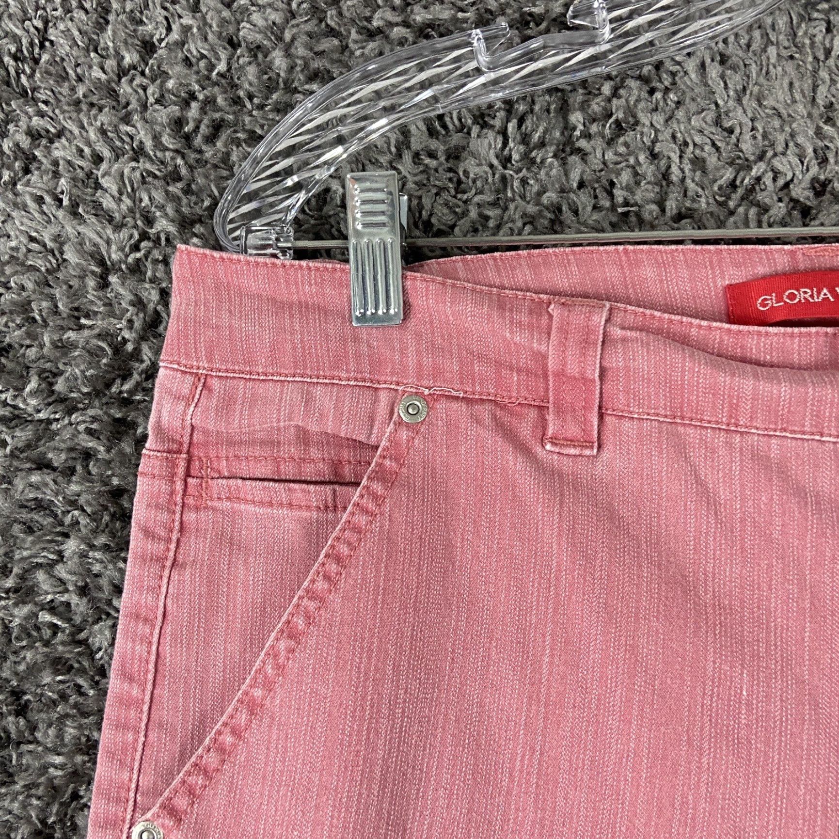 Gloria Vanderbilt VINTAGE Gloria Vanderbilt Capri Jeans Pink Denim Women 12 Capri Denim Jeans Women 12 Pink Gloria Vanderbilt Womens Jeans 12 Ladies Capris Pink Size ONE SIZE - 3 Thumbnail