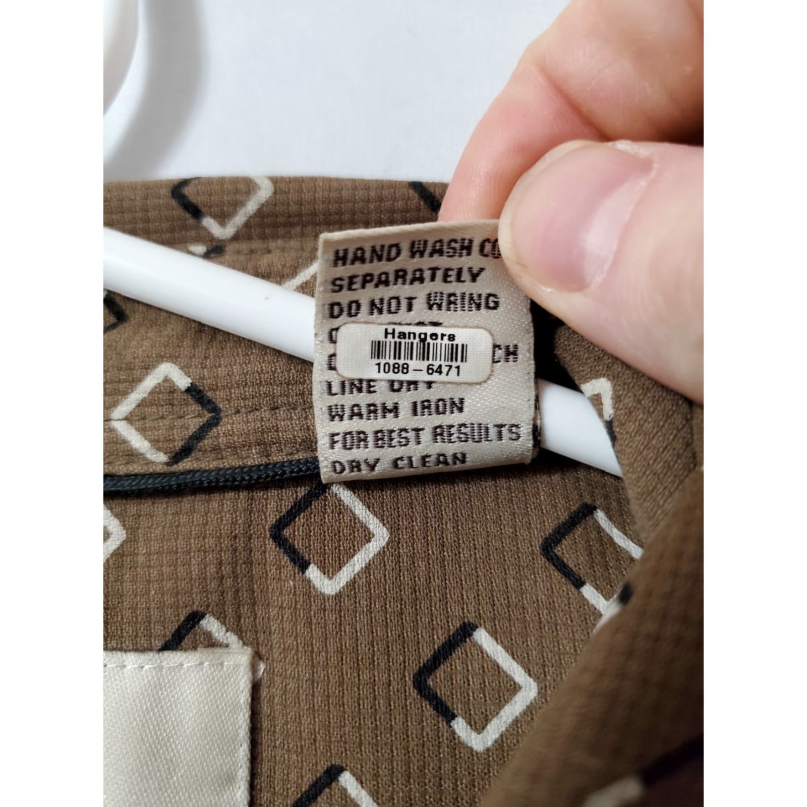 Vintage VINTAGE Vintage Silk Brand Shirt Mens L Polo Brown Square Design 100% Silk Geometric Short Sleeve Button-Up Size US L / EU 52-54 / 3 - 5 Thumbnail