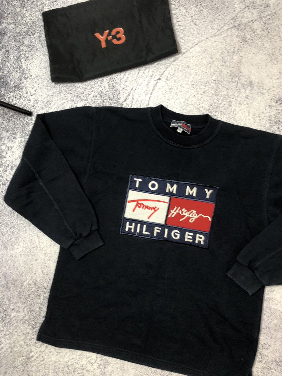 Tommy Hilfiger × Vintage Men’s sweater Tommy Hilfiger size M big logo y2k street Size US M / EU 48-50 / 2 - 3 Thumbnail