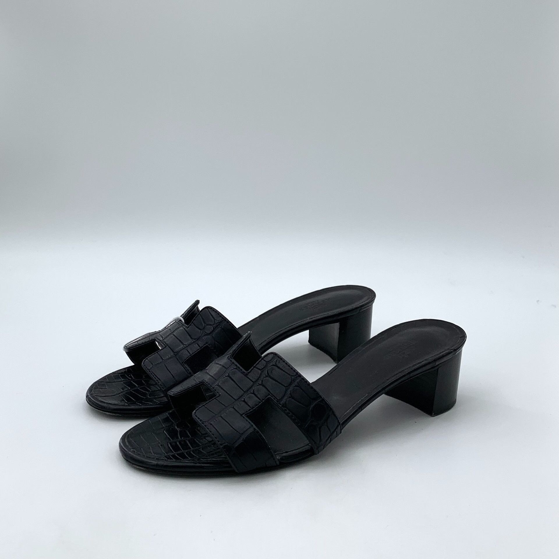 Hermes Hermes Black Sandals 38 Women Size US 7.5 / IT 37.5 - 1 Thumbnail