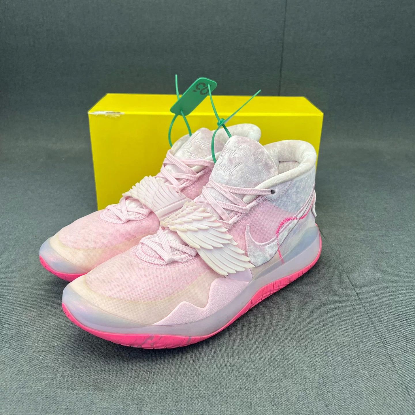 Nike Nike KD 12 Breast Cancer 44.5 Rare New Box Size US 11.5 / EU 44-45 - 1 Thumbnail