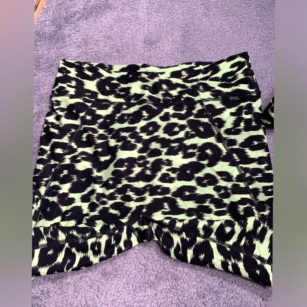Vintage Savage x fenty sport Leopard Print Leggings in Neon Green and Black Size 34" / US 12 / IT 48 - 3 Thumbnail