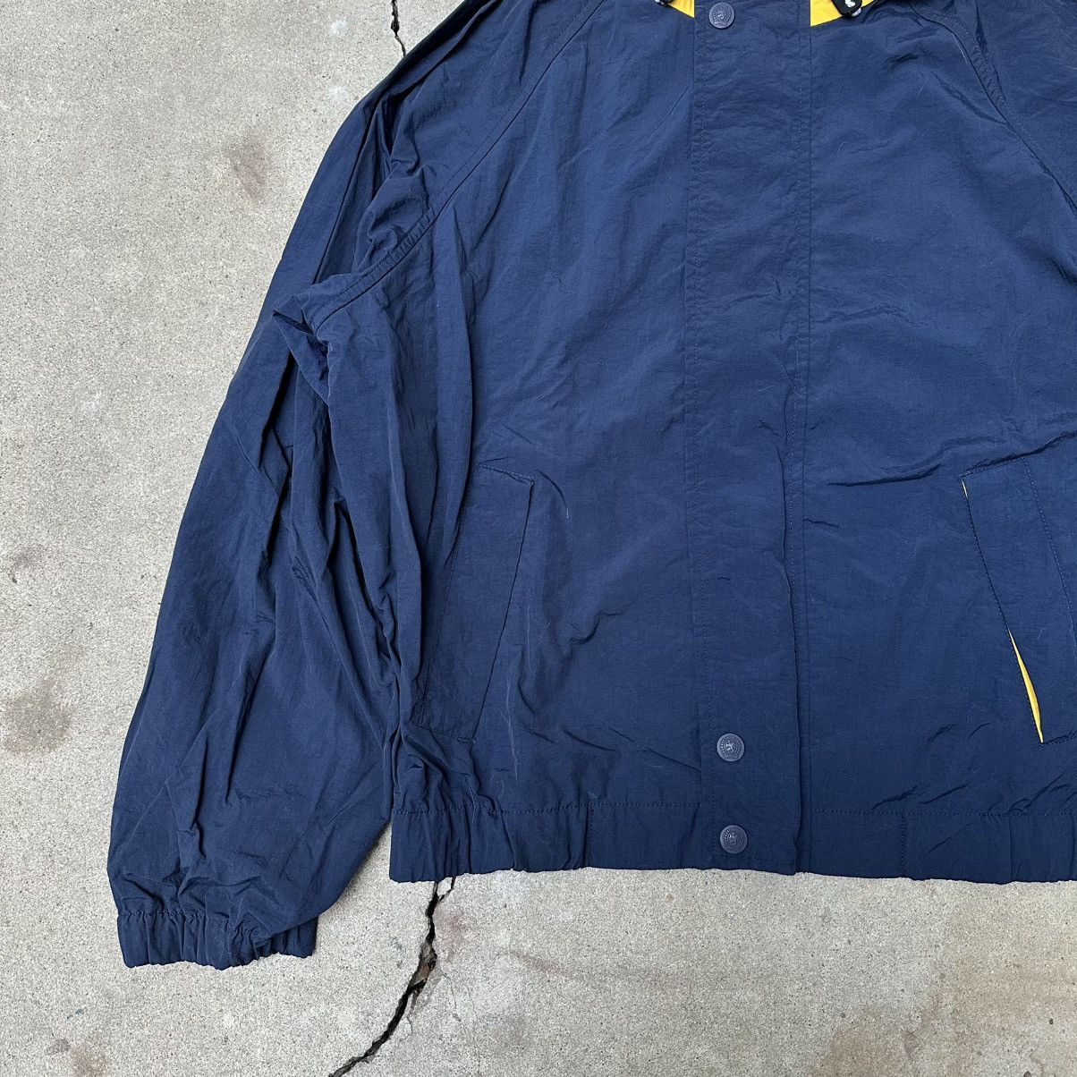 Tommy Hilfiger Vintage Tommy Hilfiger Windbreaker Size US XL / EU 56 / 4 - 3 Thumbnail