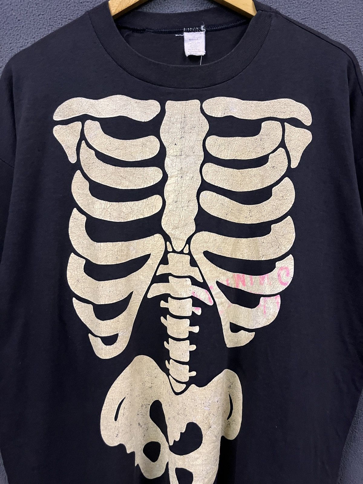 Vintage VINTAGE 80s SKULL RIBCAGE GLOW IN THE DARK TSHIRT Size US XL / EU 56 / 4 - 3 Thumbnail