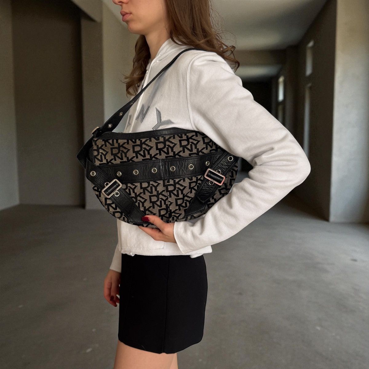 DKNY DKNY Vintage Y2K Glamour Monogram Shoulder Bag Size ONE SIZE - 2 Thumbnail