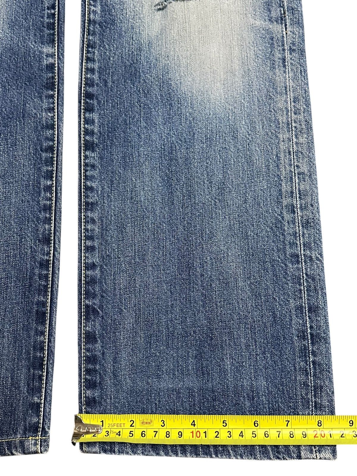Japanese Brand Vintage Japanese Uniqlo Blue Wash Distress Style Loose Jeans Size US 34 / EU 50 - 16 Thumbnail
