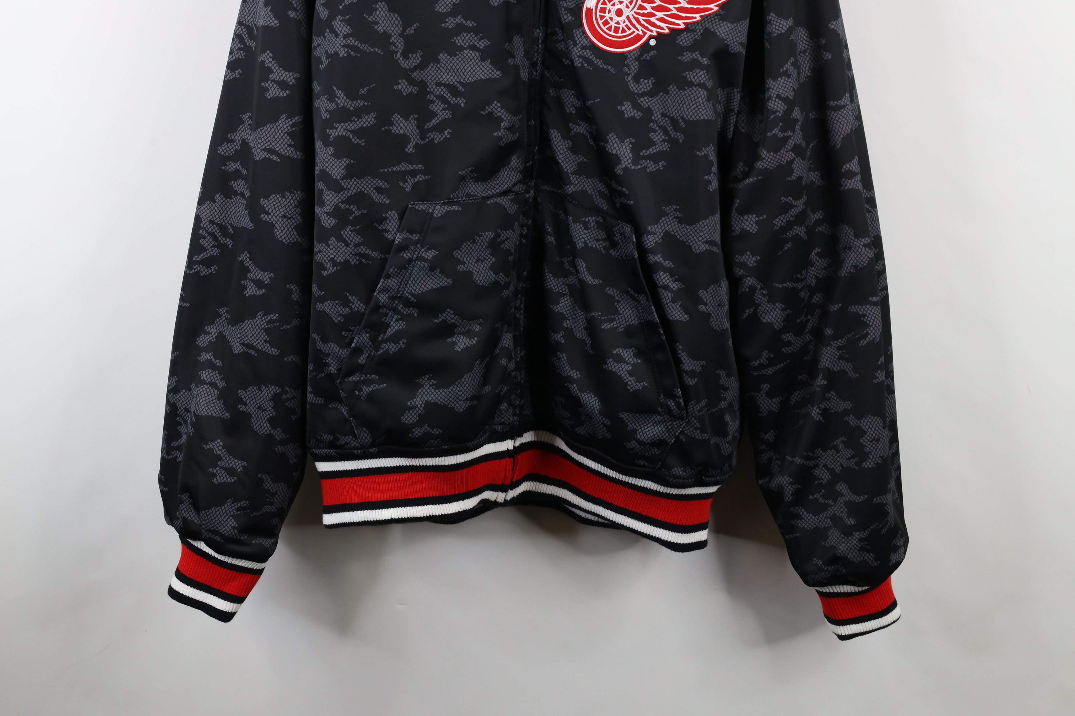 Vintage Vintage NHL Reversible Camouflage Detroit Red Wings Hoodie Size US XL / EU 56 / 4 - 3 Thumbnail