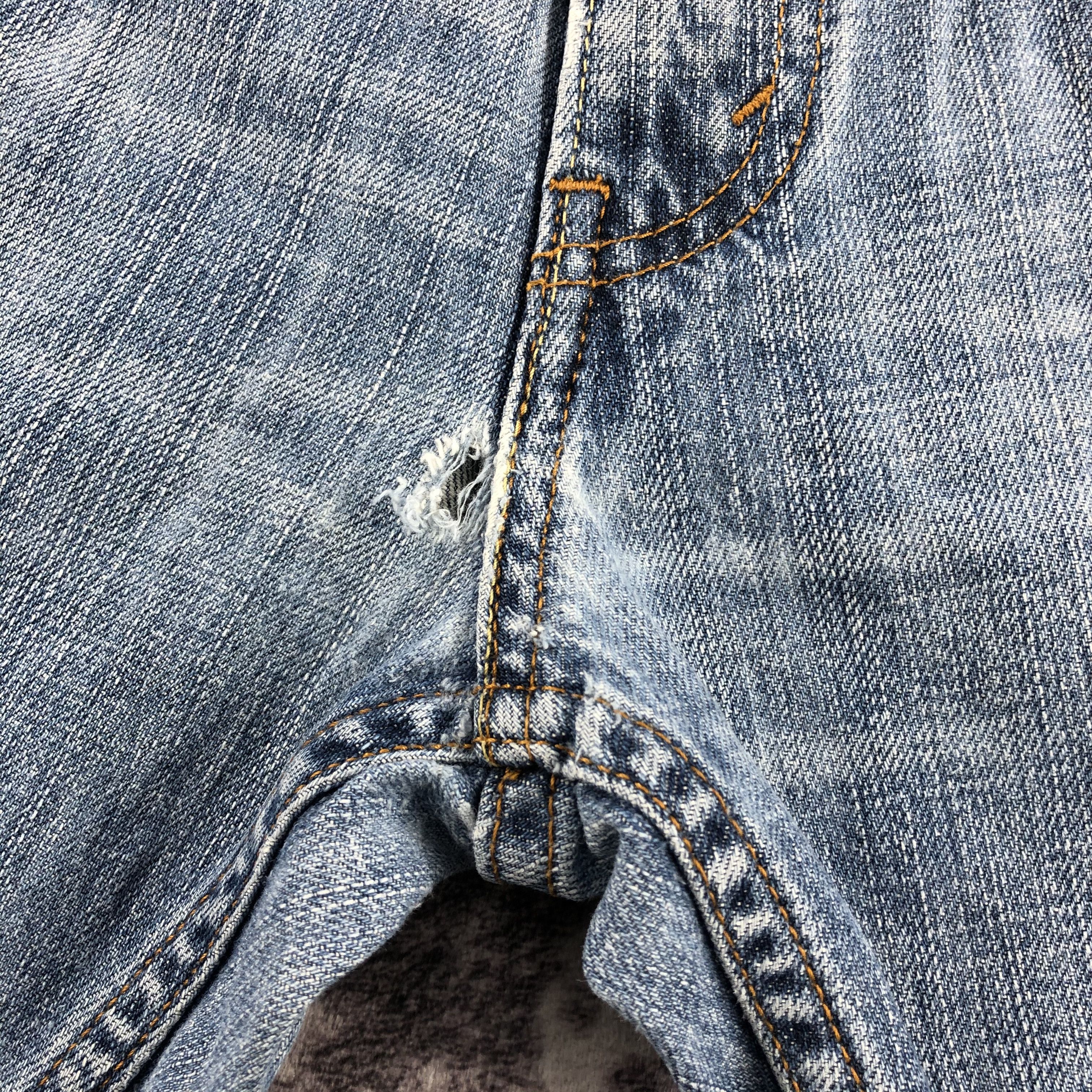 Levi's × Vintage Vintage Blue Wash Levis 559 Jeans-JM2491 Size US 35 - 13 Thumbnail