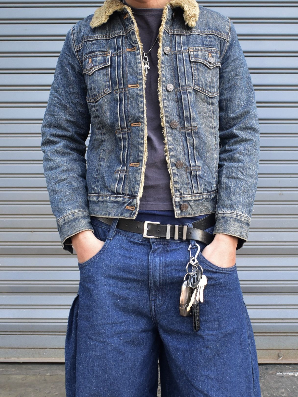 Vintage Vintage Gap Fur Two Pocket Denim Jacket Size US S / EU 44-46 / 1 - 2 Thumbnail