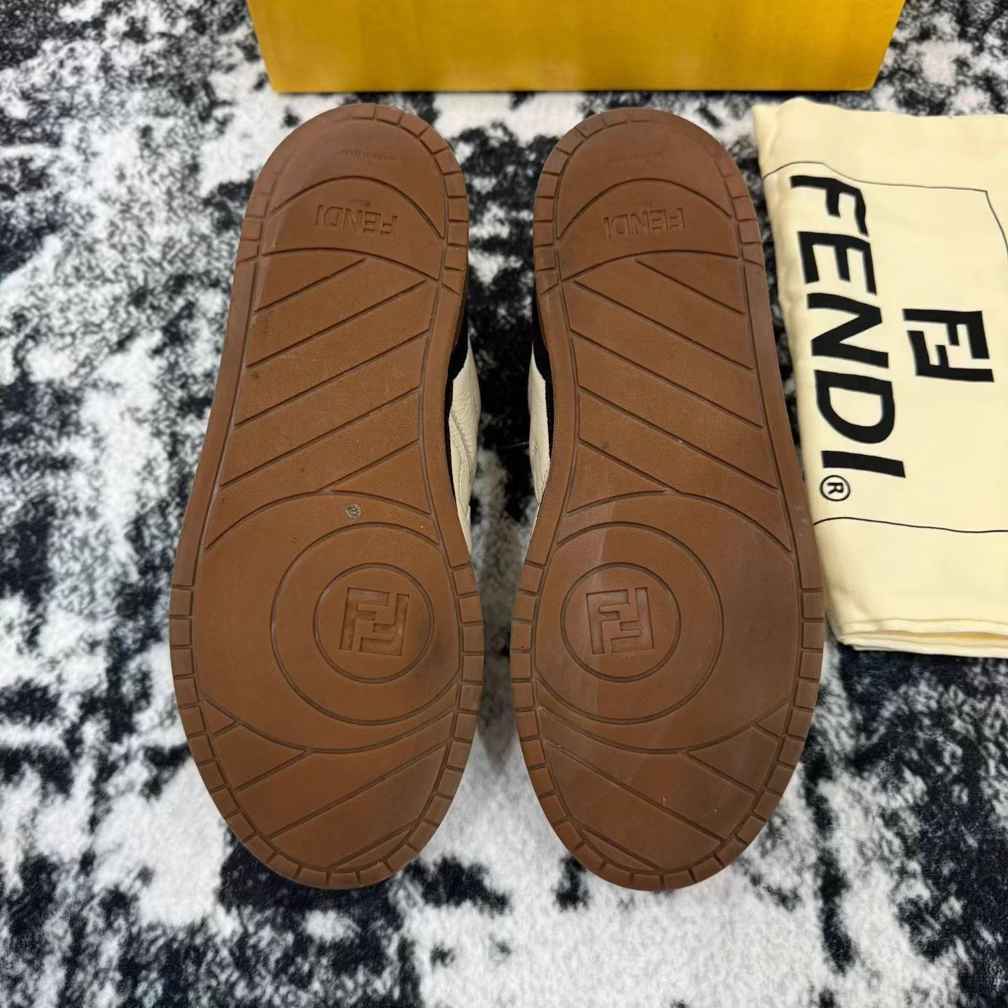 Fendi FENDI Match Black & White Panda Sneakers 41.5 Size US 8.5 / EU 41-42 - 7 Thumbnail