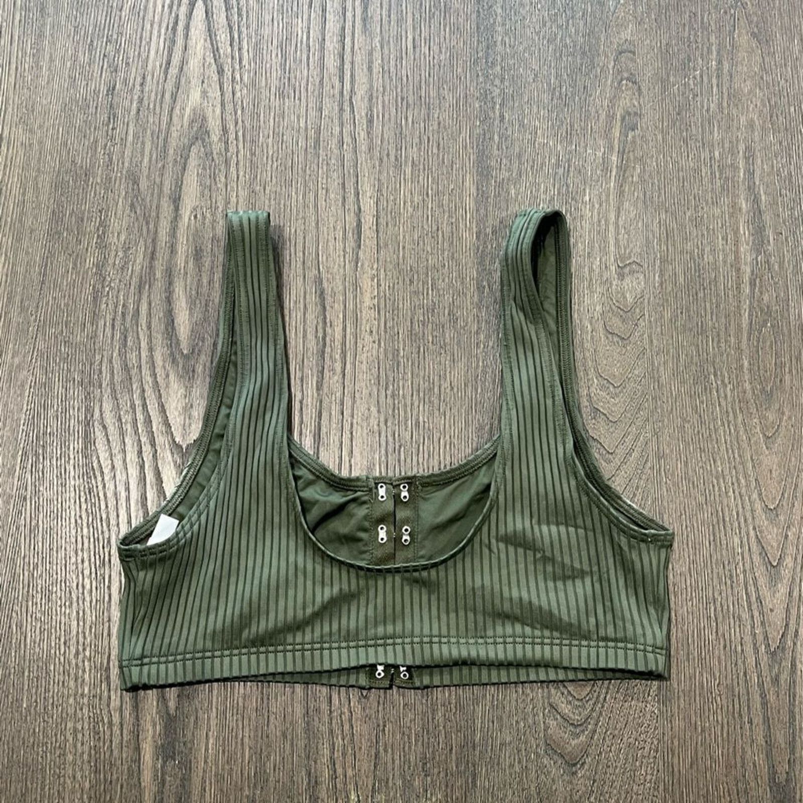 Victoria's Secret Victoria’s Secret Green Ribbed Hook Crop Top - Size L Size L / US 10 / IT 46 - 8 Thumbnail