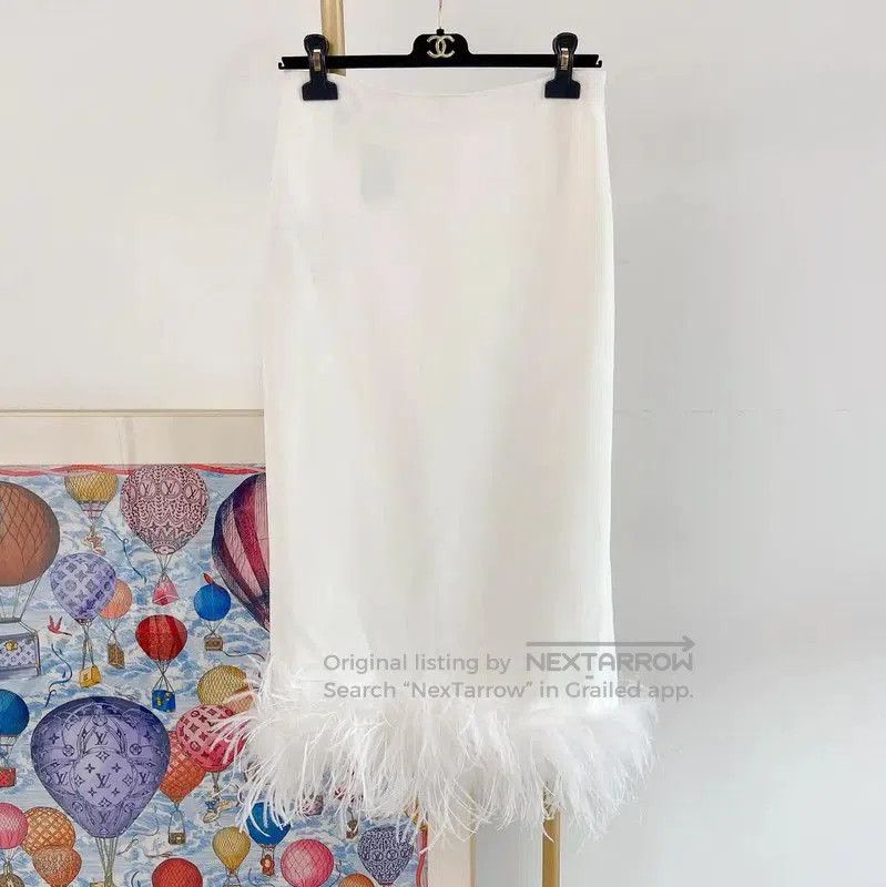 Miu Miu Miu Miu White Feather Hem Midi Skirt . Size 23" - 1 Thumbnail