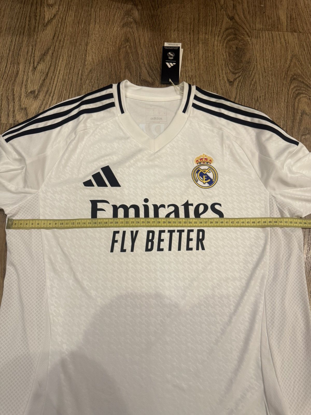 Adidas REAL MADRID 2024/2025 HOME FOOTBALL JERSEY SIZE L IU5011 Size US L / EU 52-54 / 3 - 14 Thumbnail