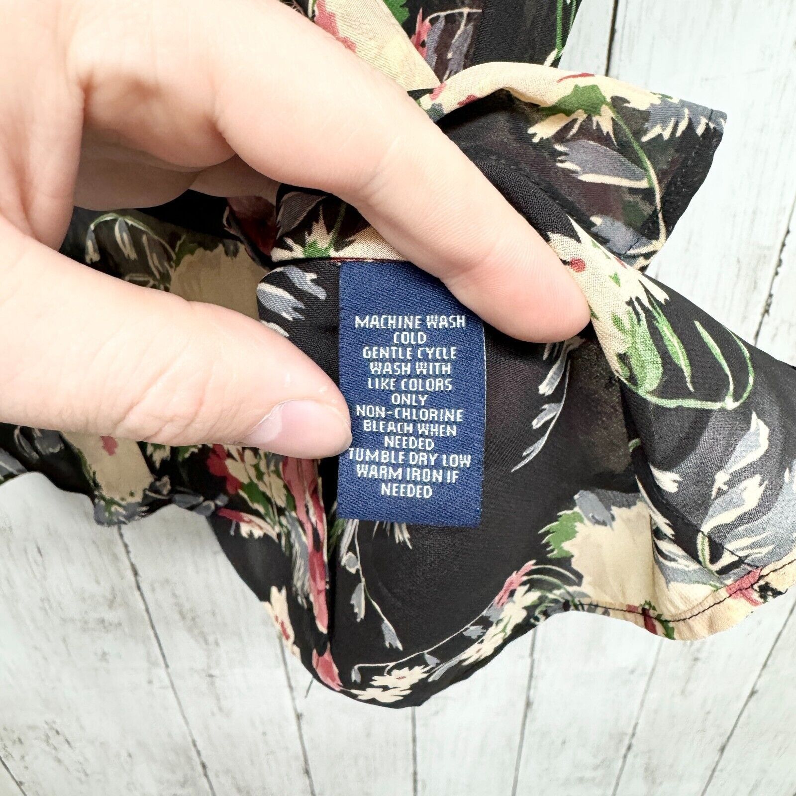 Chaps Chaps Top MD Short Sleeve Shell Black Floral Sheer V Neck Size M / US 6-8 / IT 42-44 - 3 Thumbnail