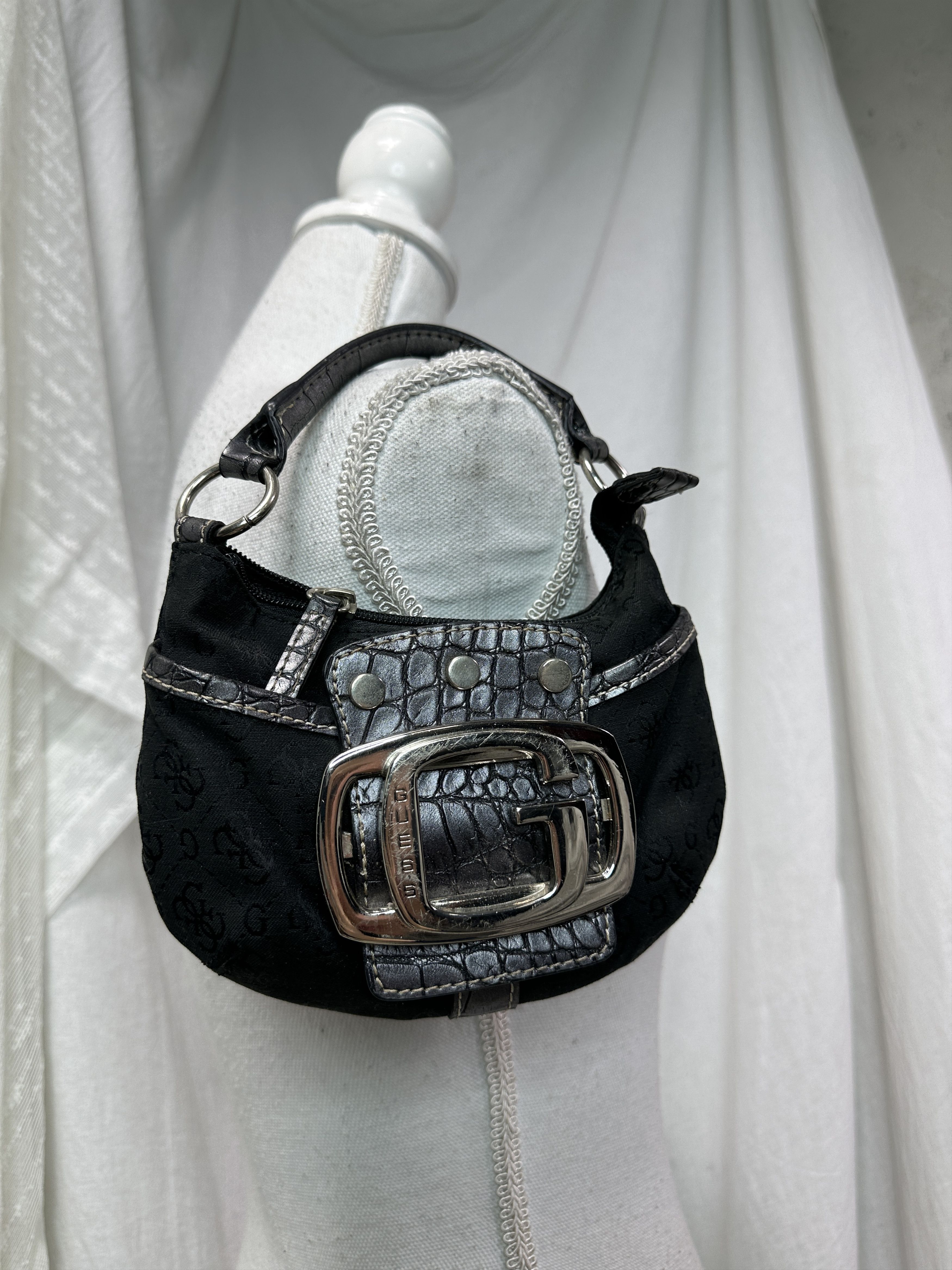 Guess Vintage Avant Garde Mini Guess Handbag Y2K Size ONE SIZE - 1 Thumbnail