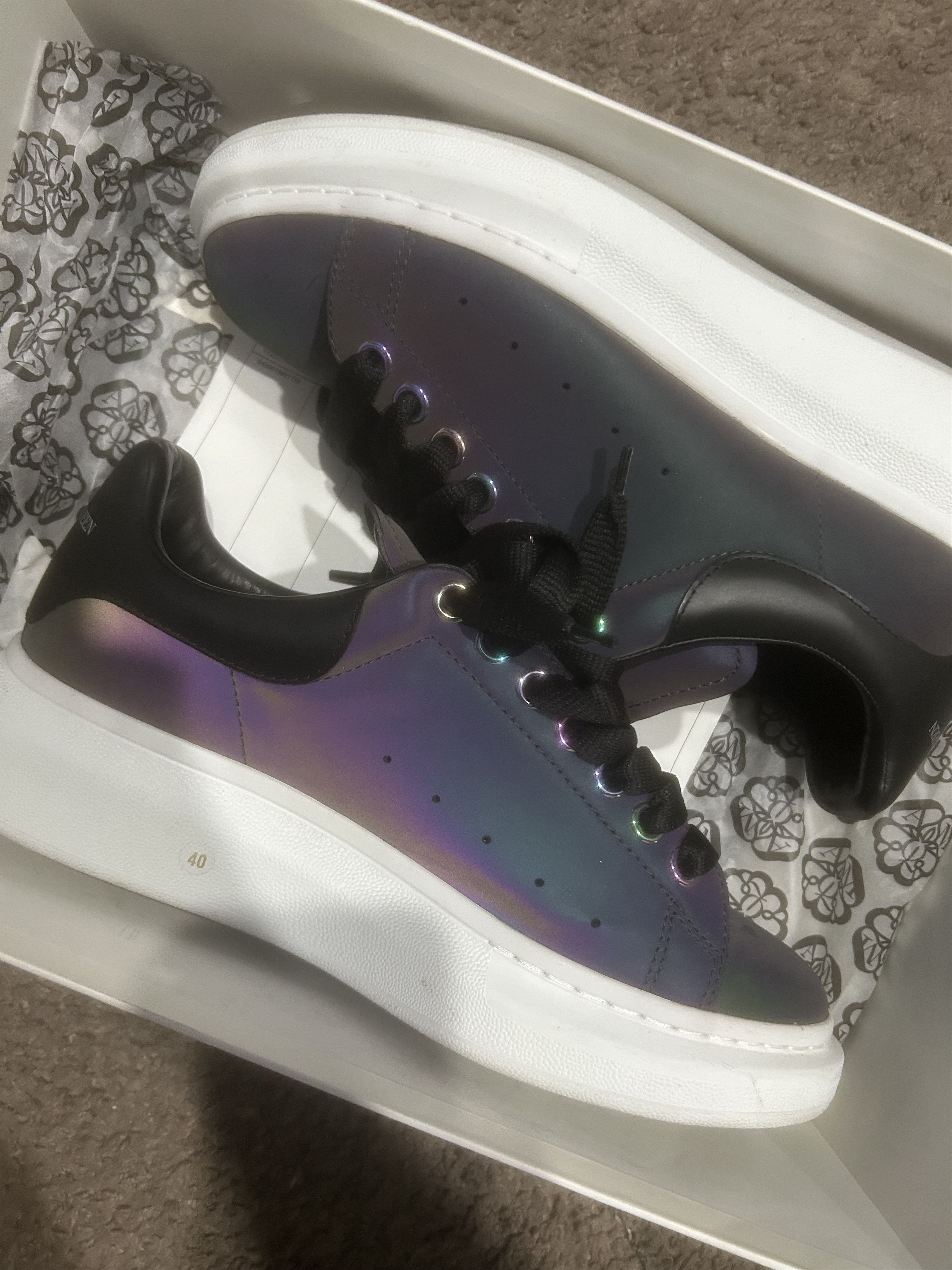 Alexander McQueen Irridescent Tech Bettle/Black