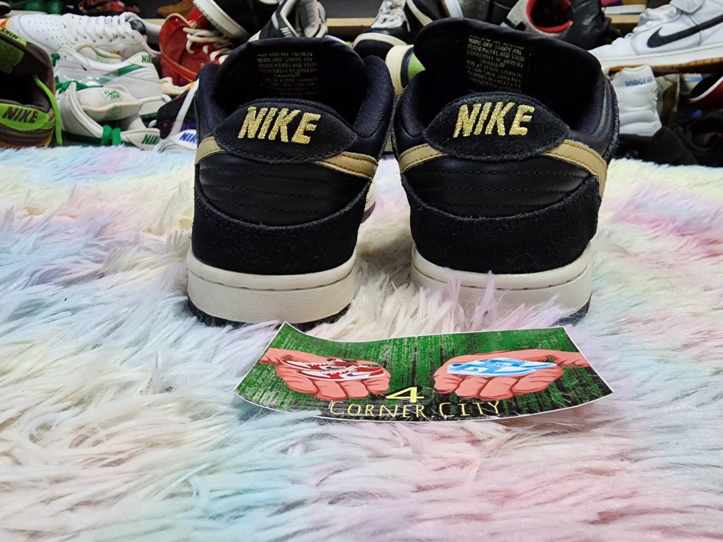 Nike Nike Sb Dunk Low Metallic Gold Size US 8 / EU 41 - 4 Thumbnail