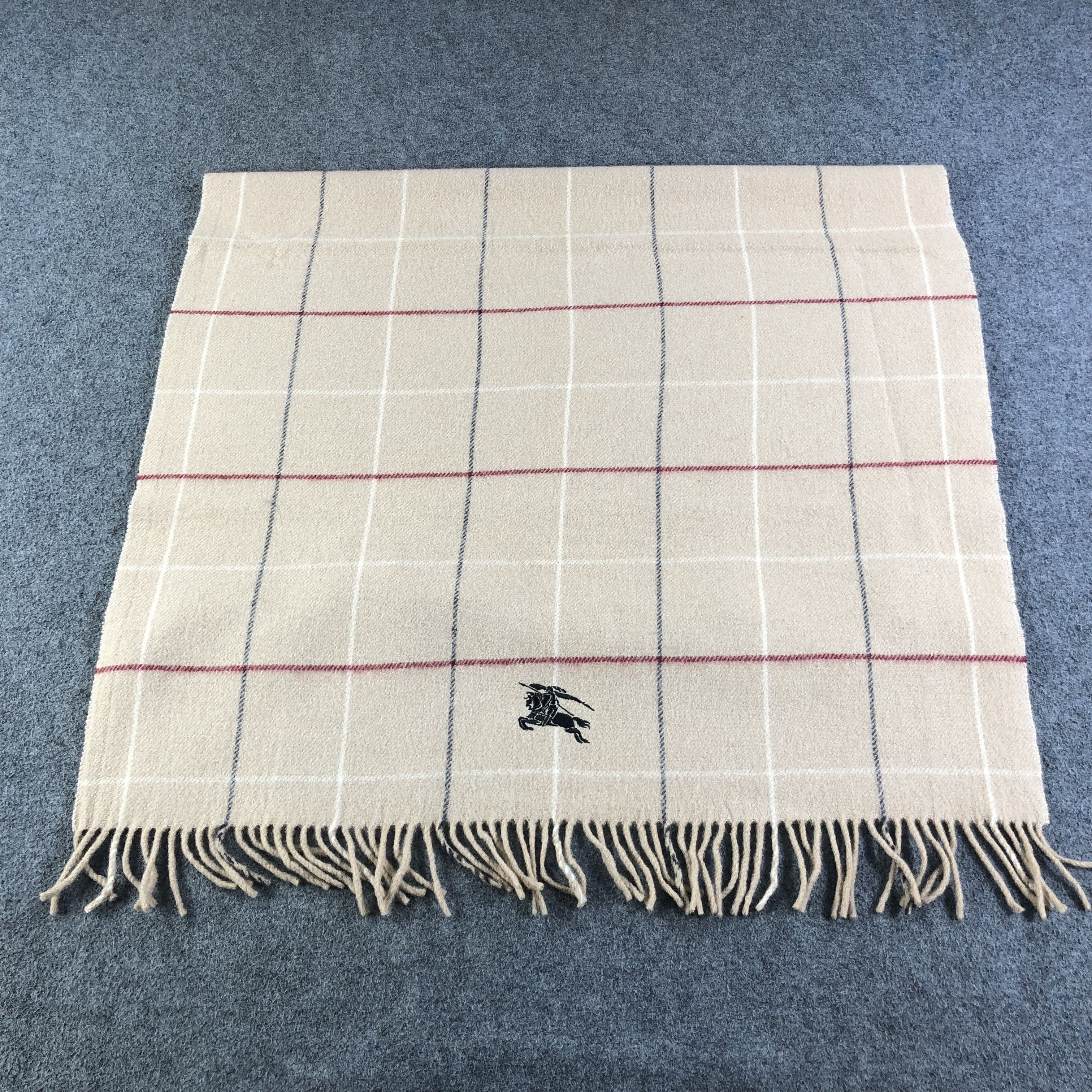 Burberry Burberry Oversized Wool Scarf Muffler V1083 Size ONE SIZE - 1 Thumbnail